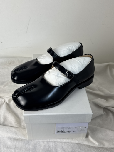 Tabi Mary Jane Chasseurs Black
