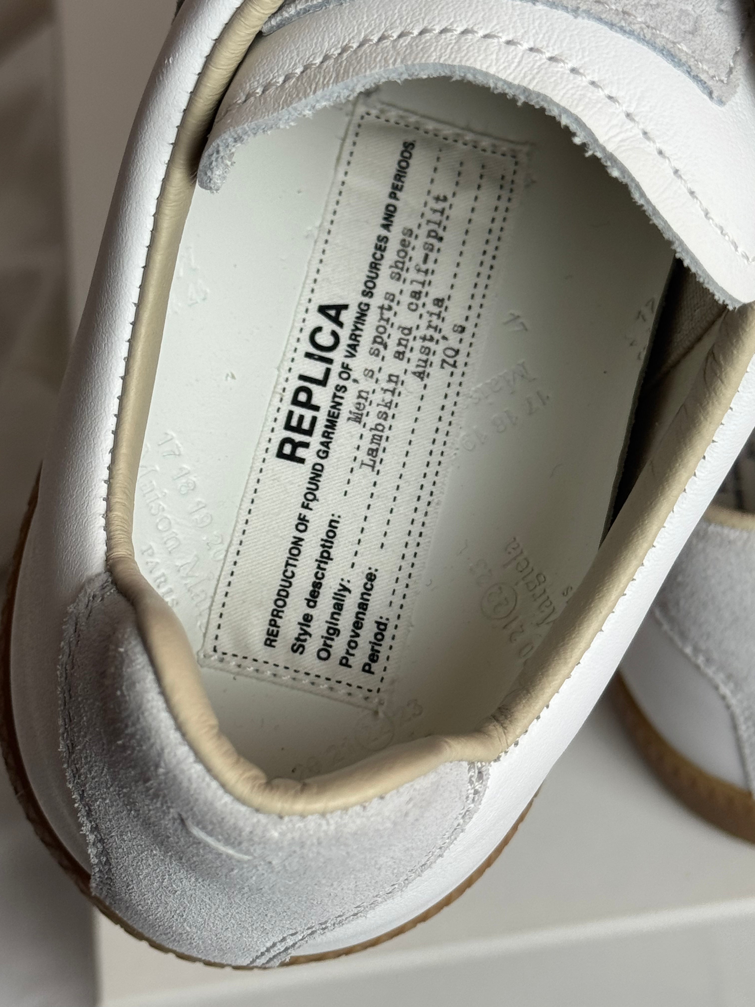 REPLICA GAT Low-Top Sneakers White / Gum