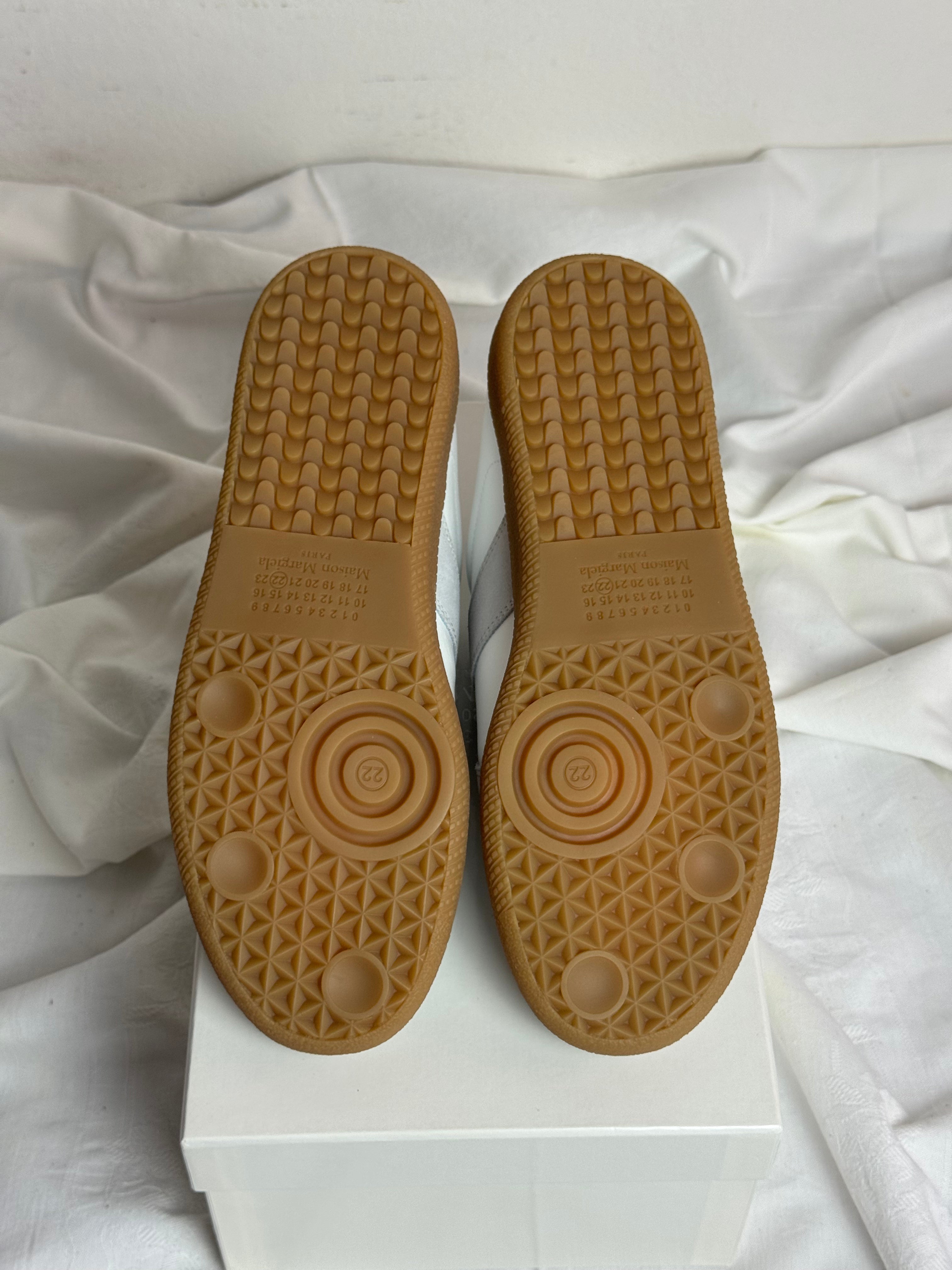 REPLICA GAT Low-Top Sneakers White / Gum
