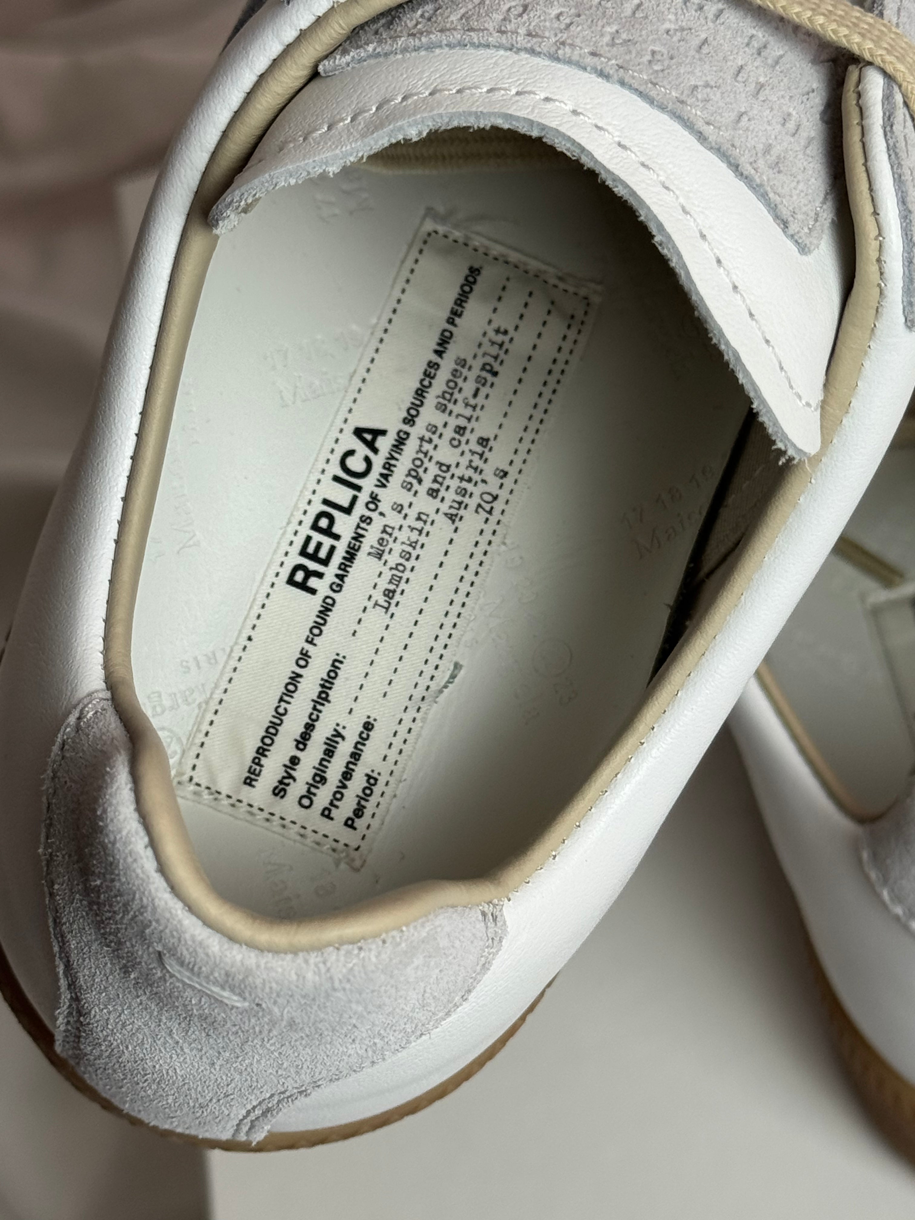 REPLICA GAT Low-Top Sneakers White / Gum
