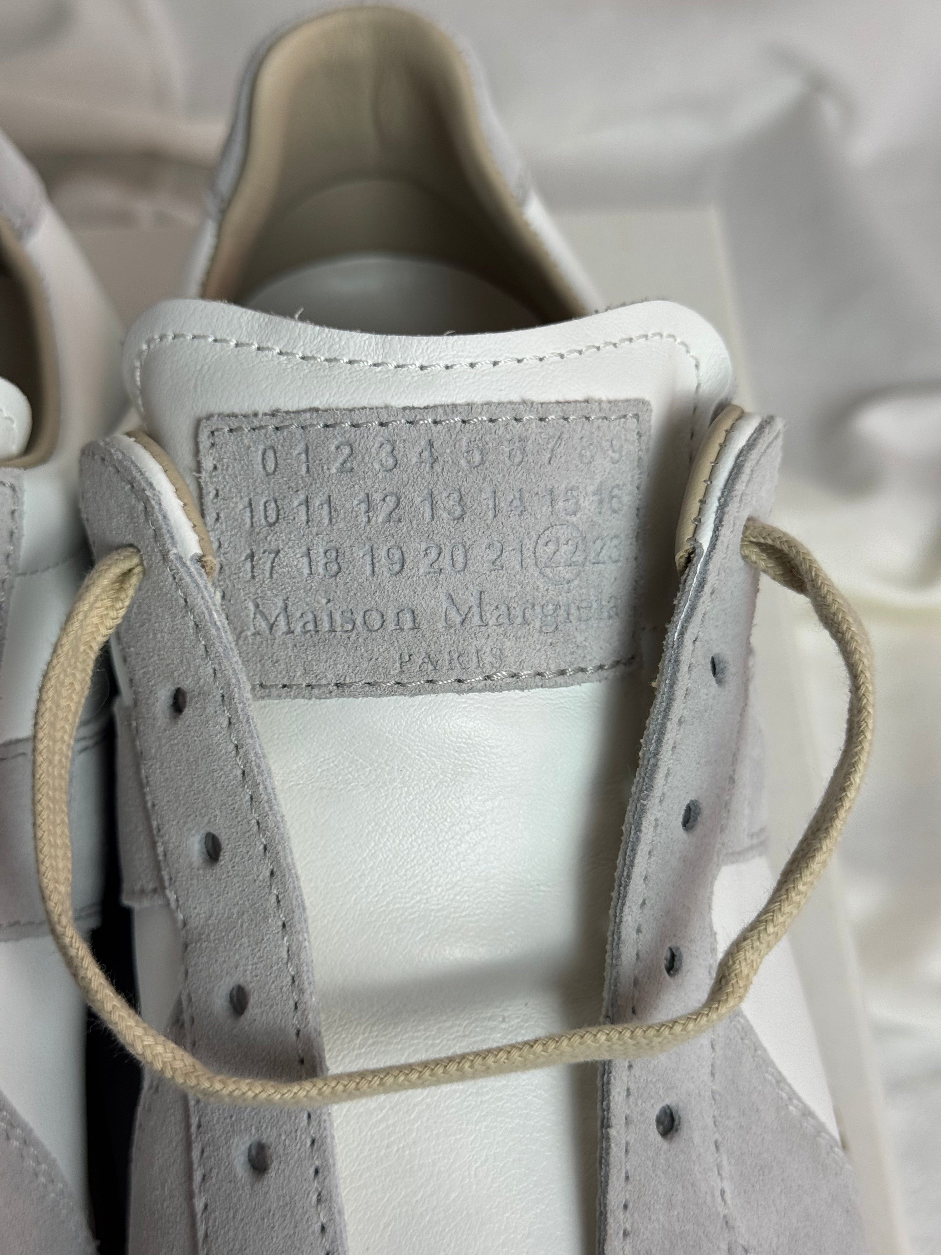 REPLICA GAT Low-Top Sneakers White / Gum