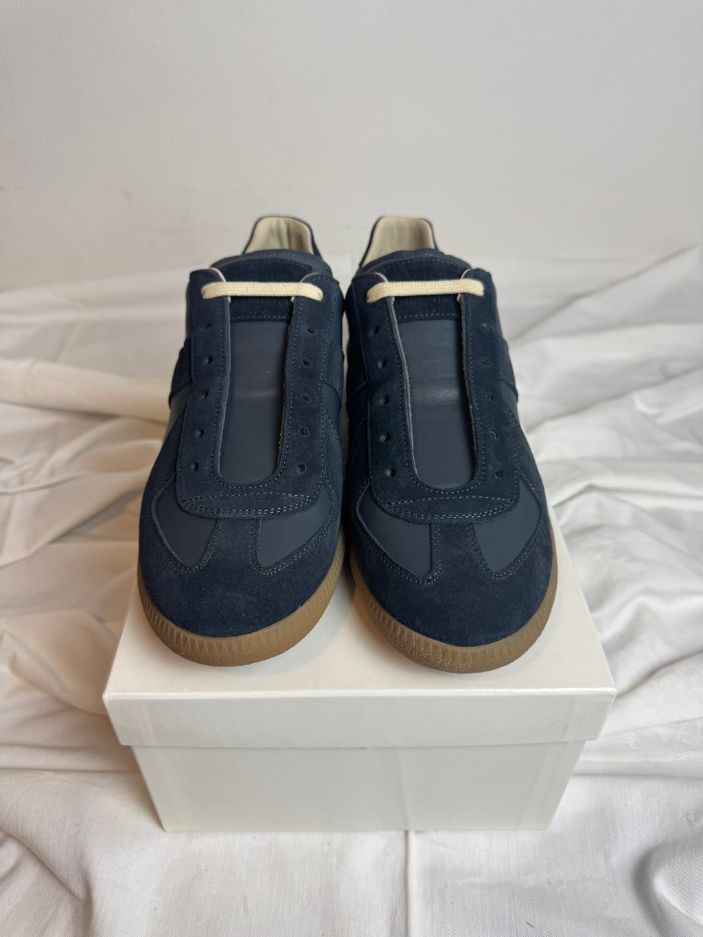 REPLICA GAT Low-Top Sneakers Blue / Gum