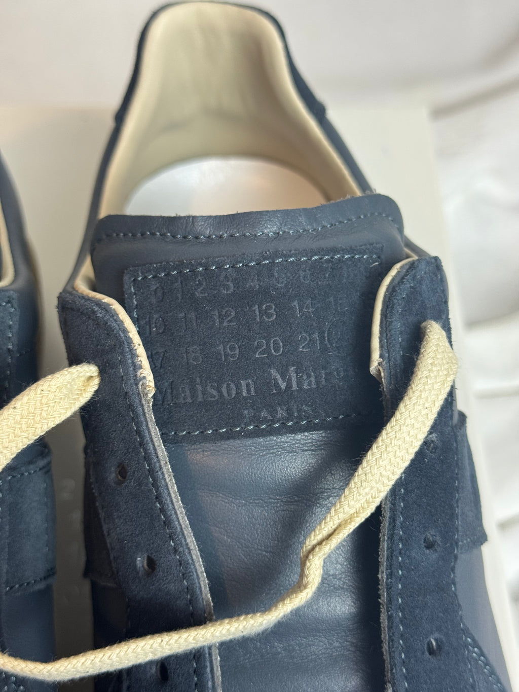 REPLICA GAT Low-Top Sneakers Blue / Gum