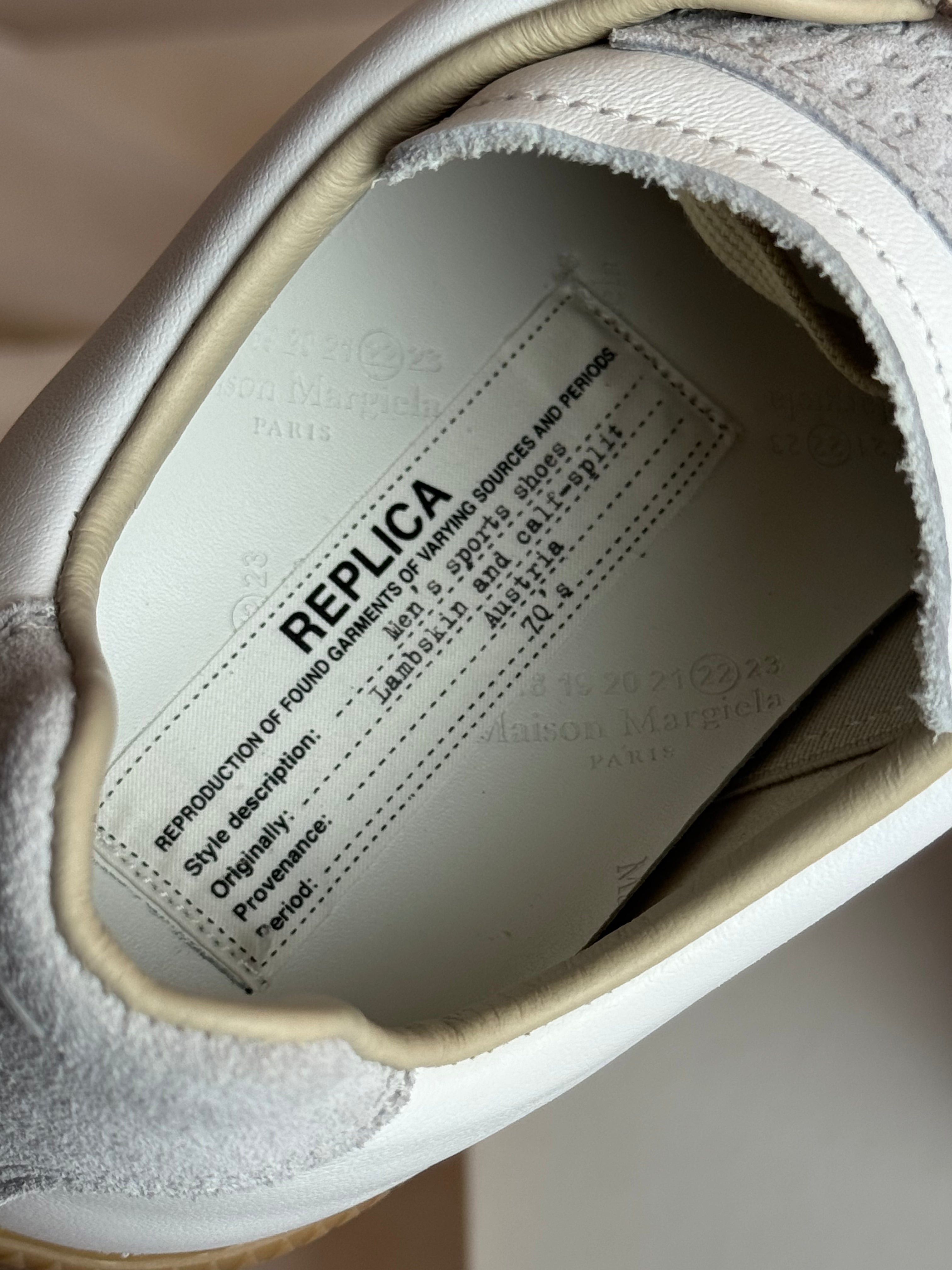 REPLICA GAT Low-Top Sneakers White / Gum