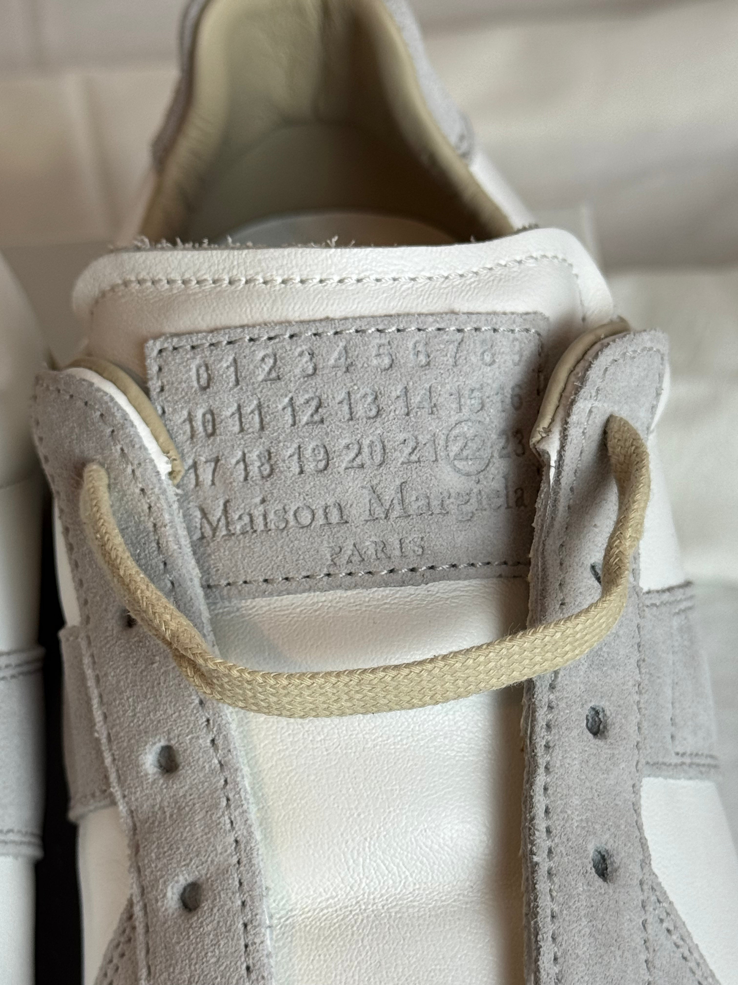 REPLICA GAT Low-Top Sneakers White / Gum