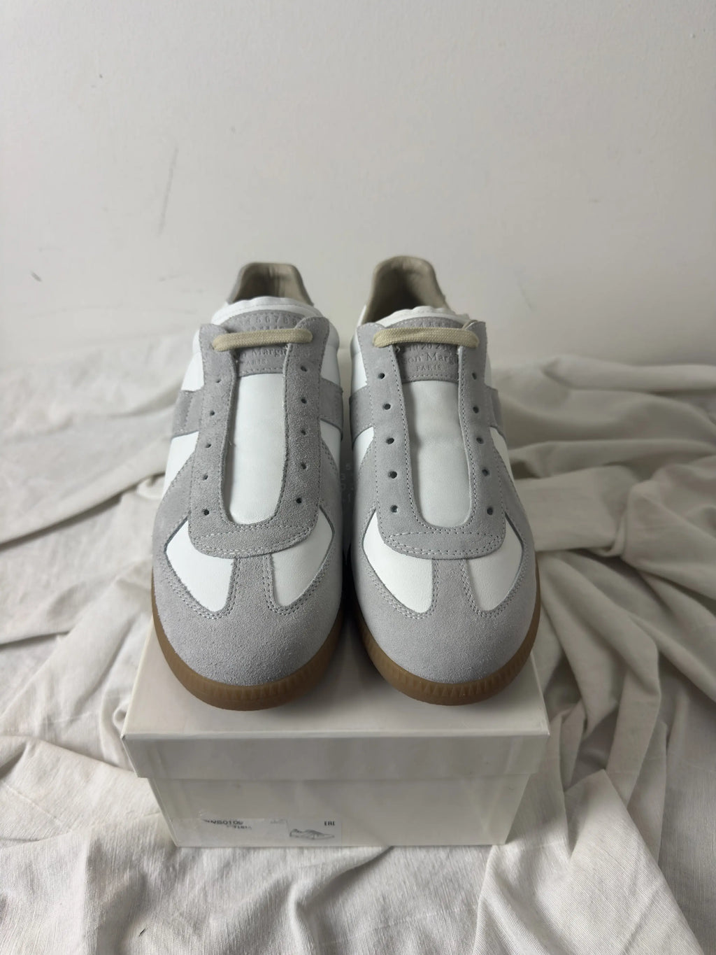 REPLICA GAT Low-Top Sneakers White / Gum