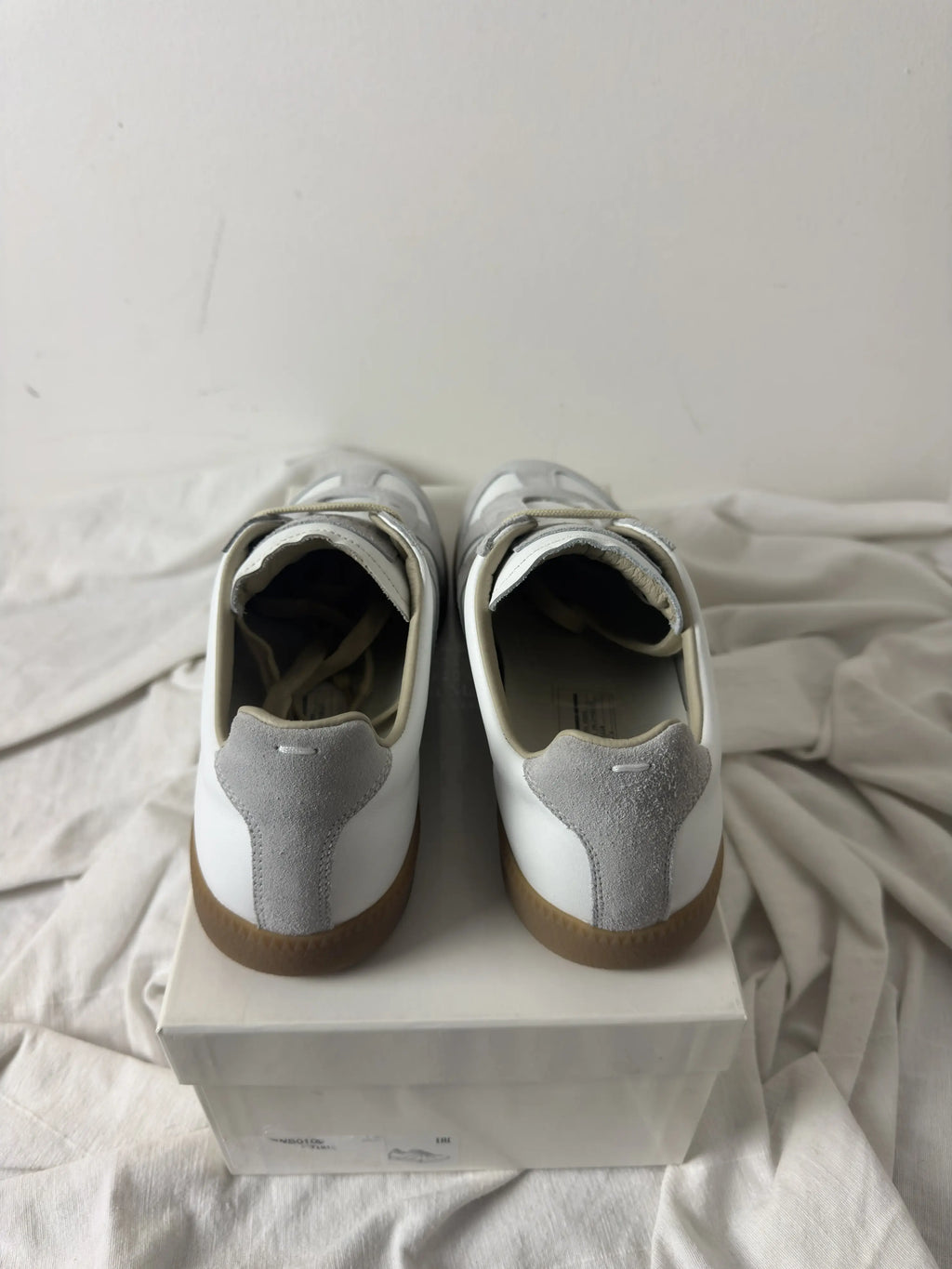 REPLICA GAT Low-Top Sneakers White / Gum