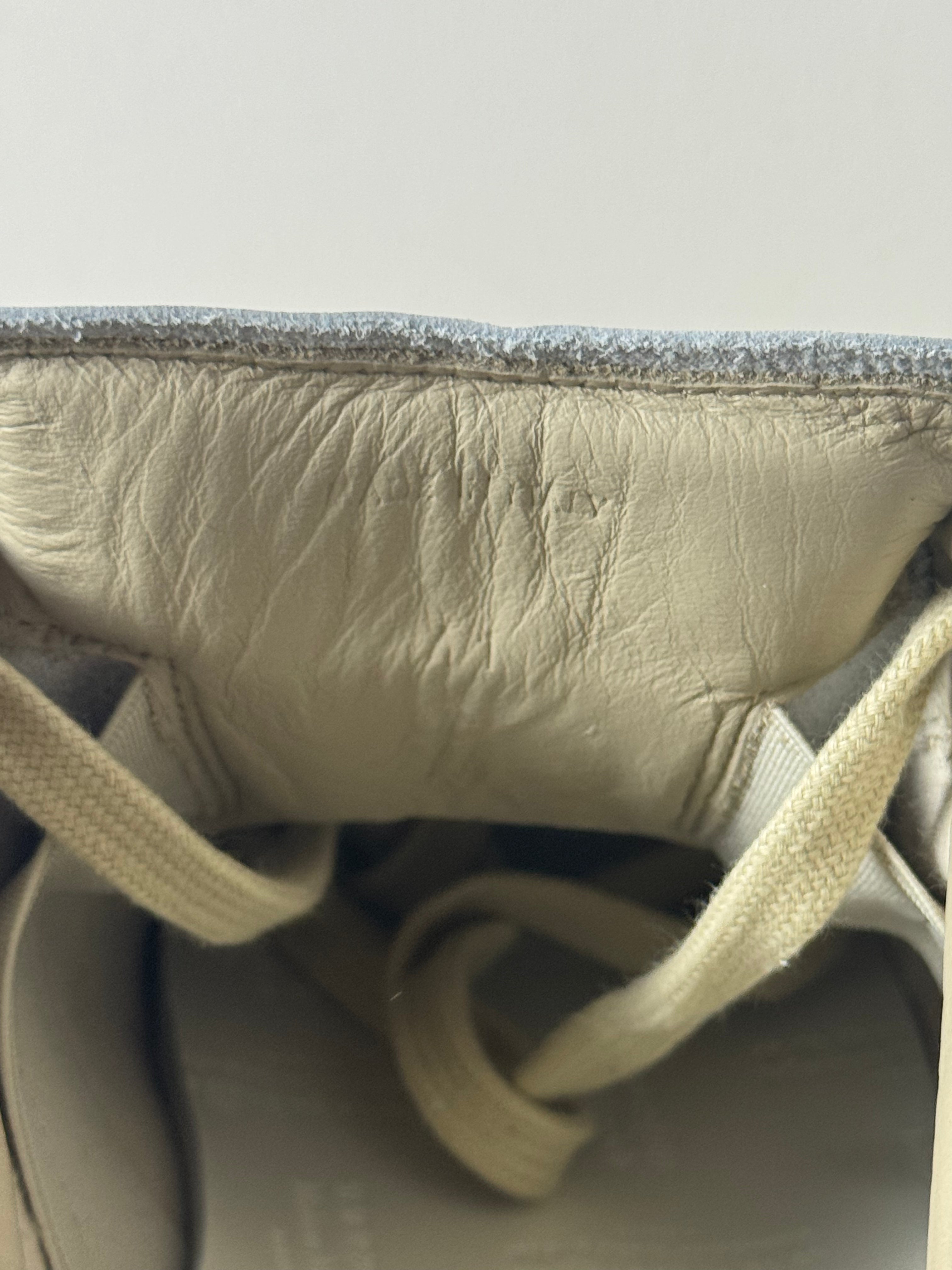 REPLICA GAT Low-Top Sneakers White / Gum