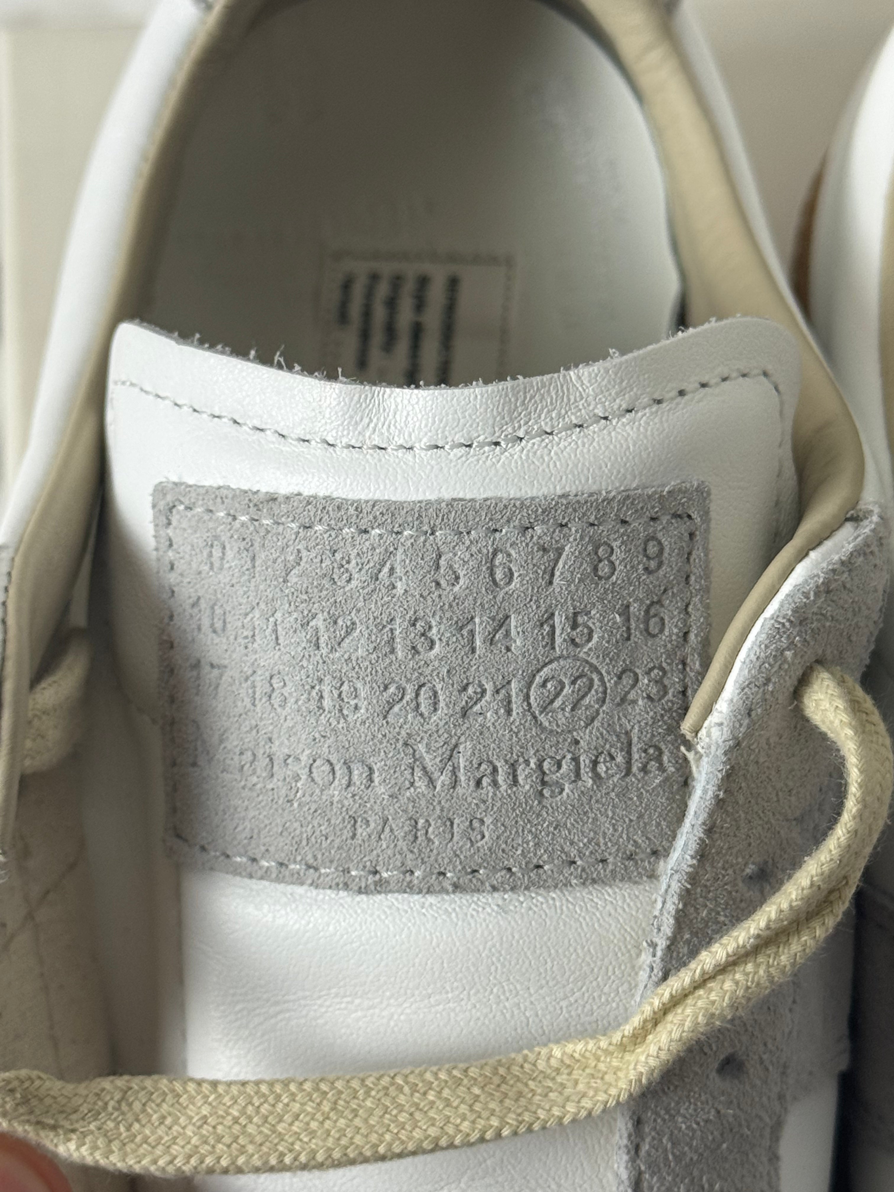 REPLICA GAT Low-Top Sneakers White / Gum