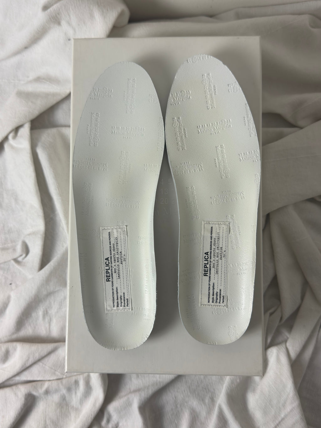 REPLICA GAT Low-Top Sneakers White / Gum