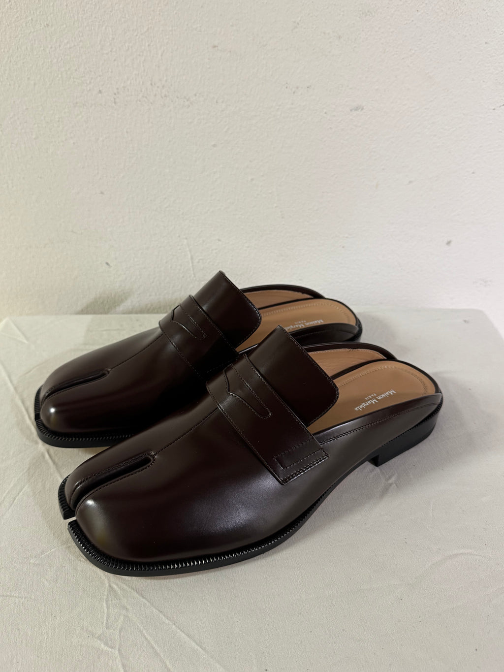 Tabi Classic Open Loafers Brown / Black