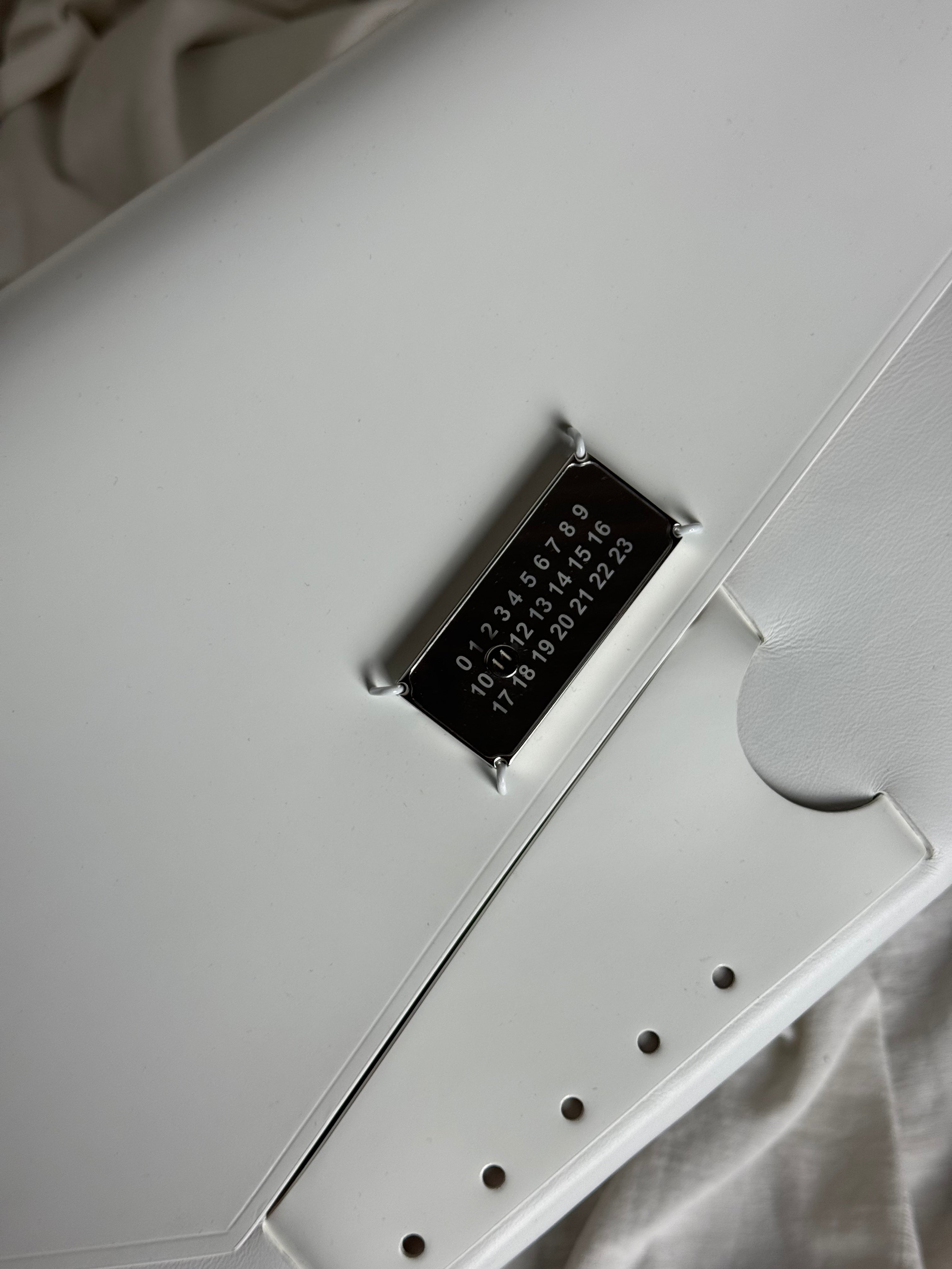 Snatched Large Shoulder Bag White
