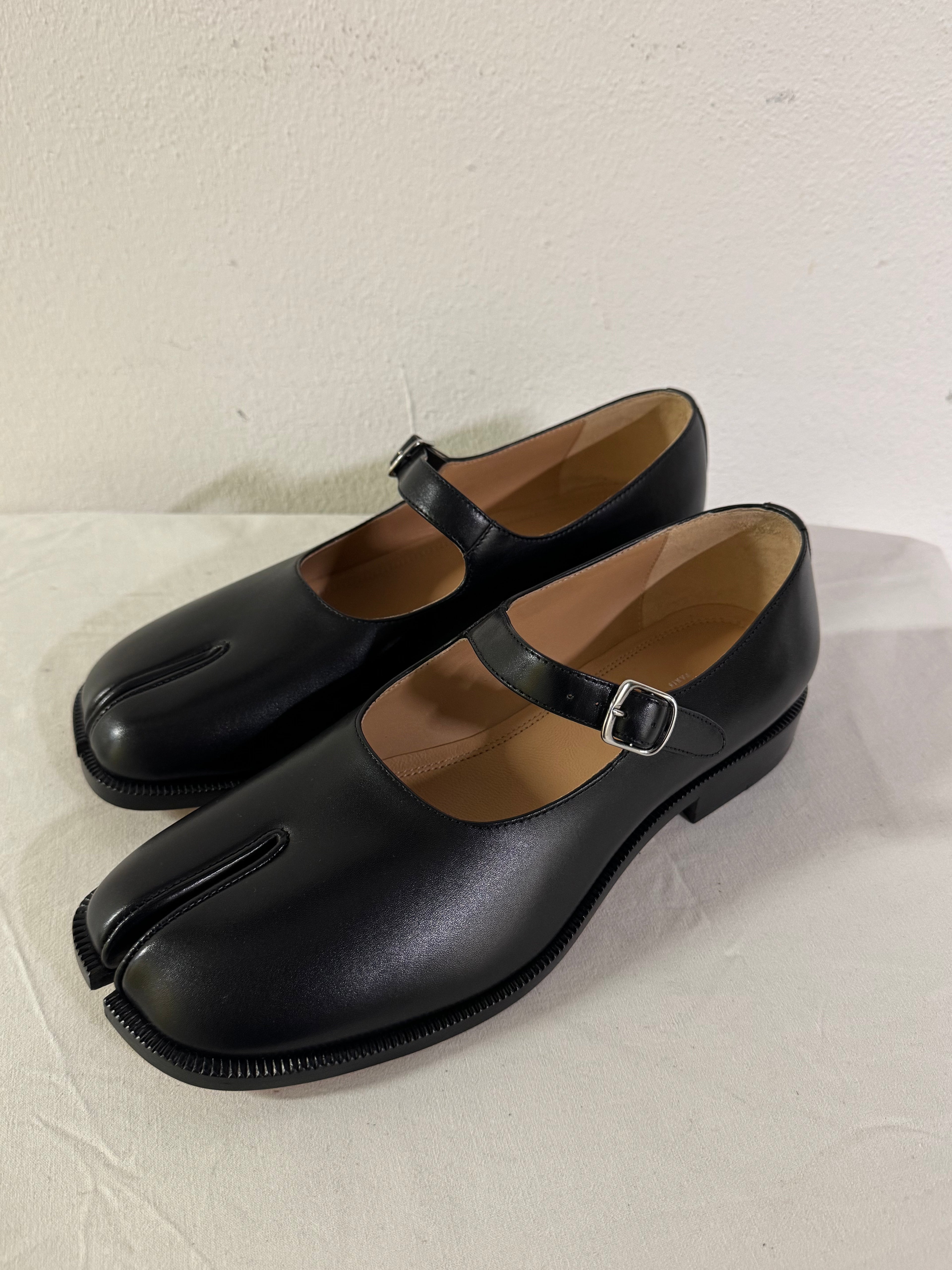 Tabi Mary Jane Chasseurs Black