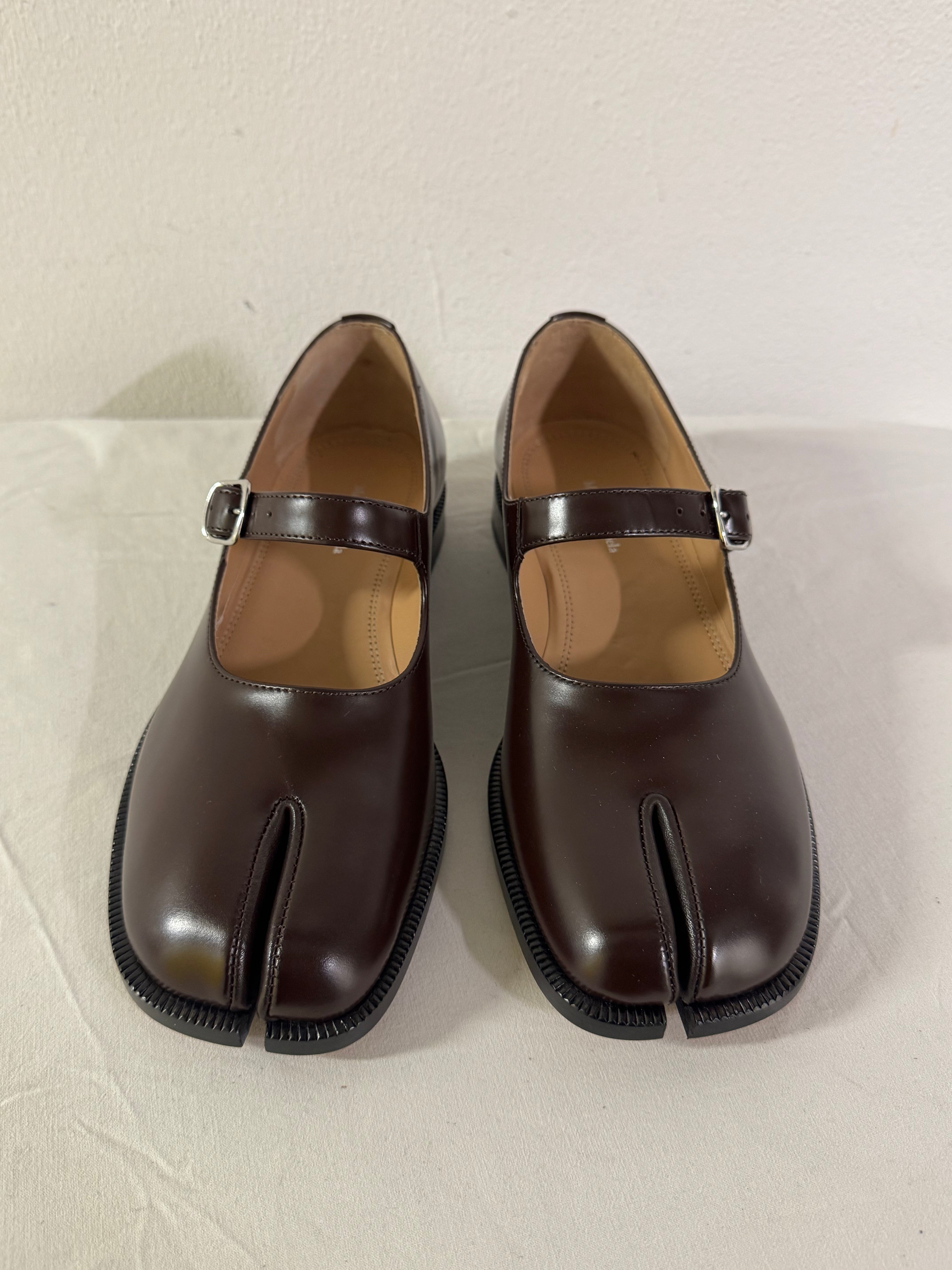 Tabi Mary Jane Chasseurs Brown / Black