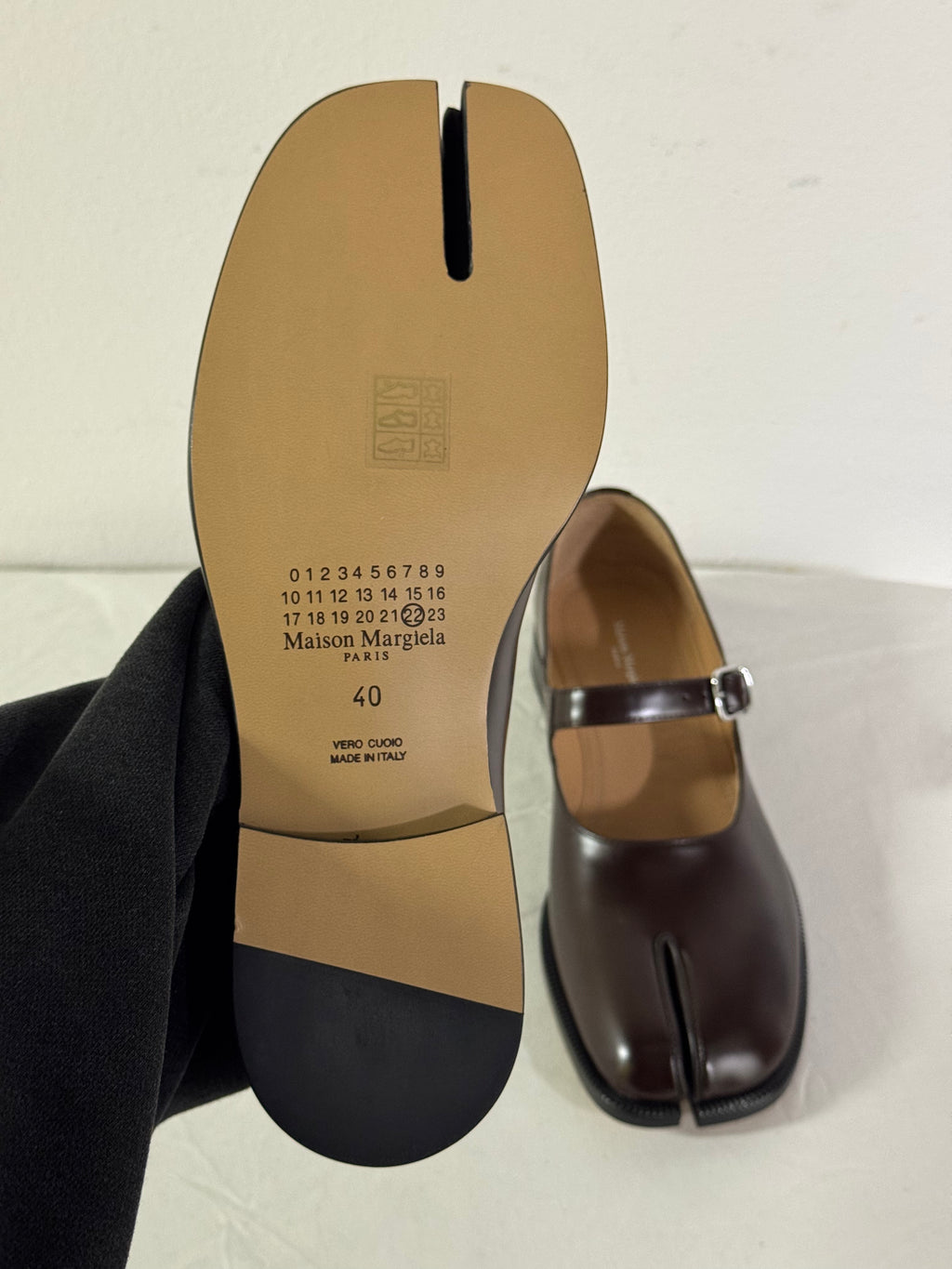Tabi Mary Jane Chasseurs Brown / Black