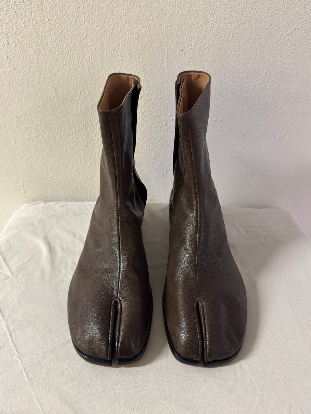 Tabi Ankle Boots Brown