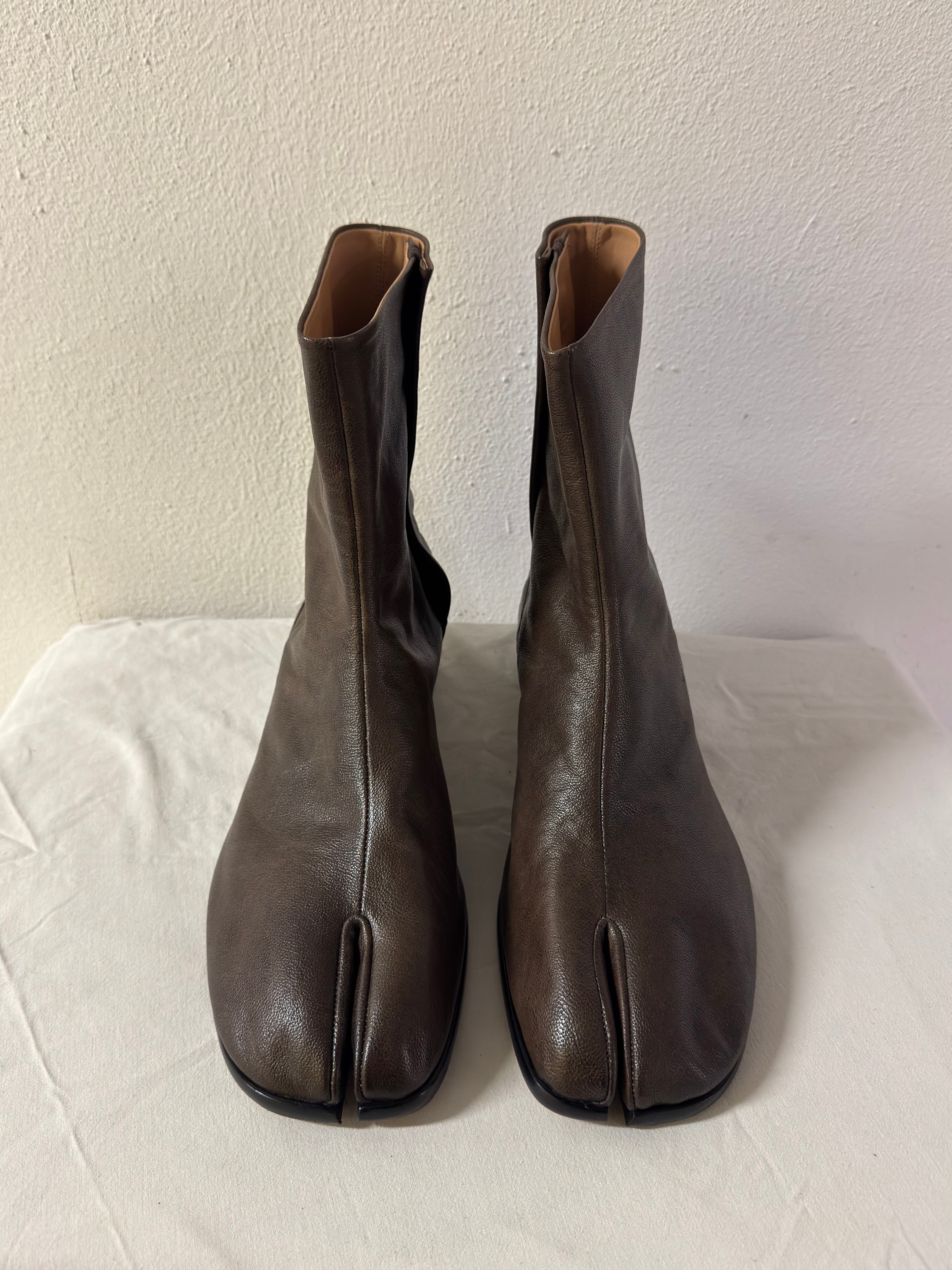 Tabi Ankle Boots Brown