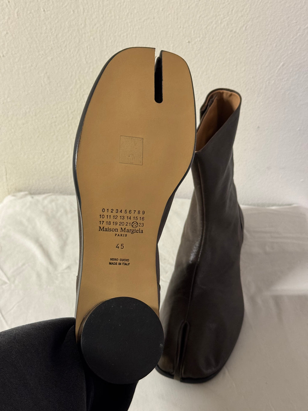 Tabi Ankle Boots Brown