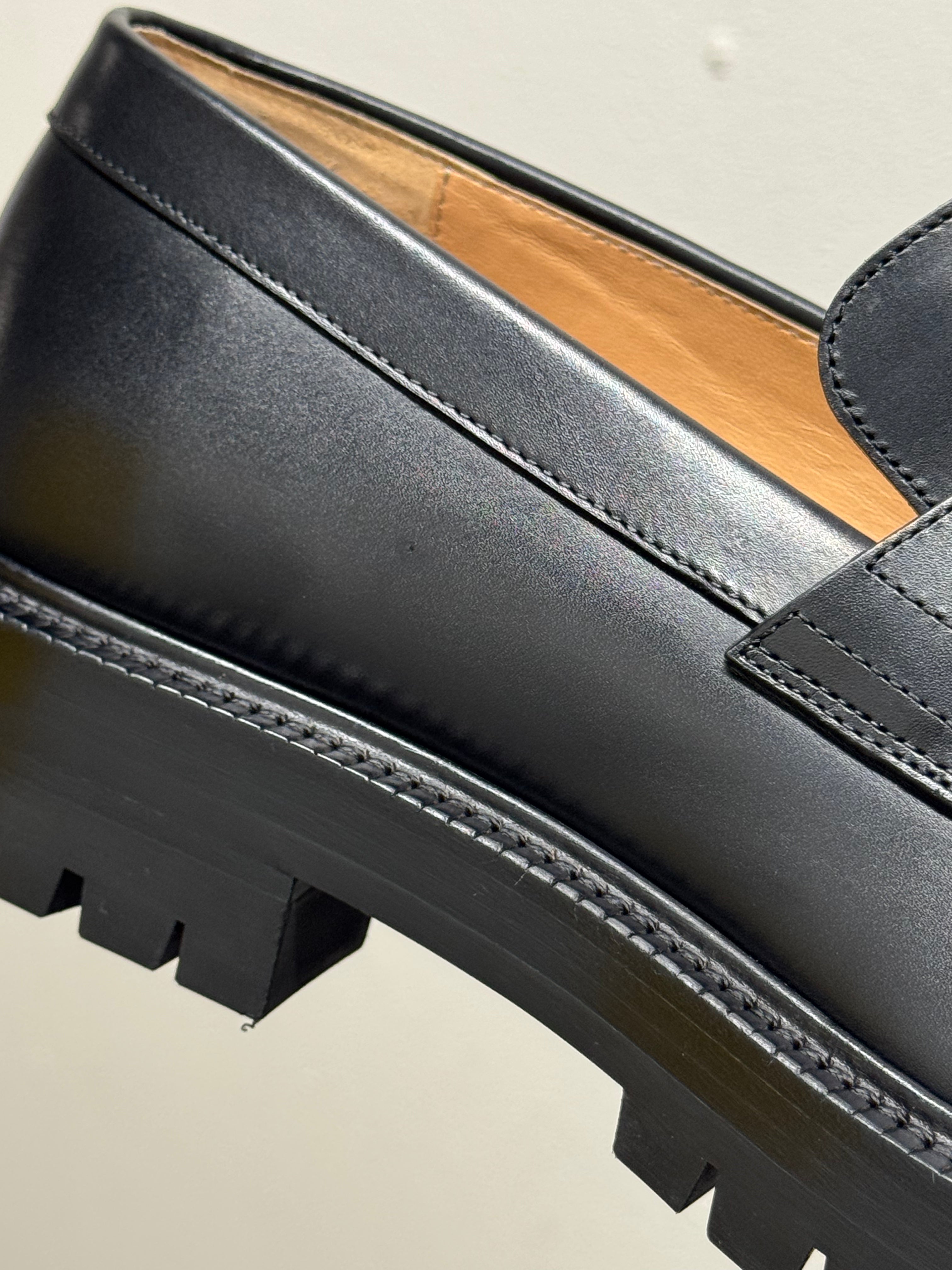 Tabi Platform Loafers Black