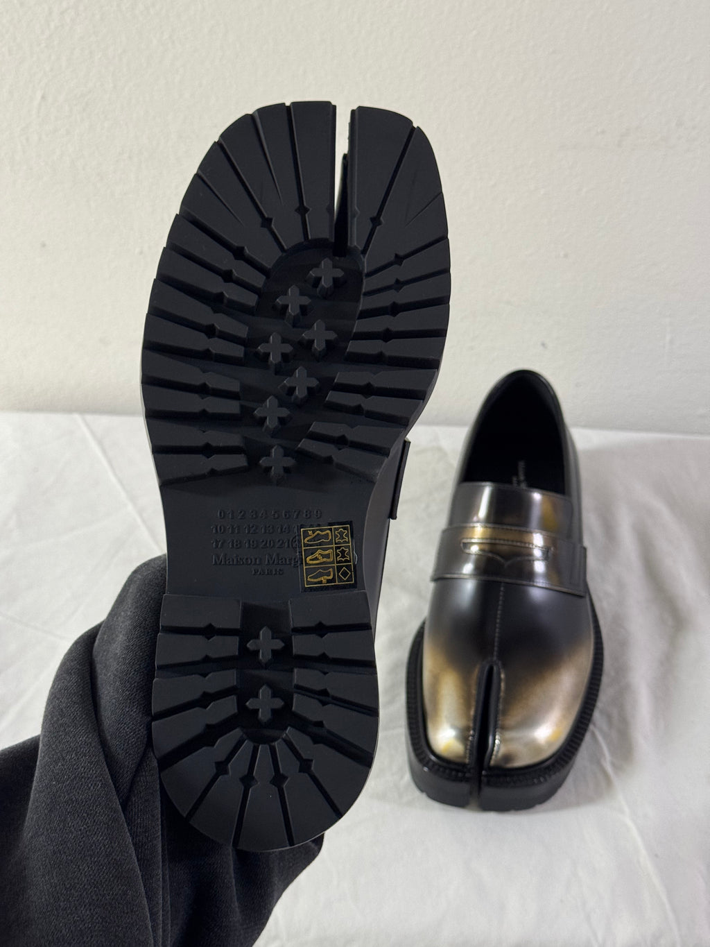 Tabi Platform Loafers Metallic / Black