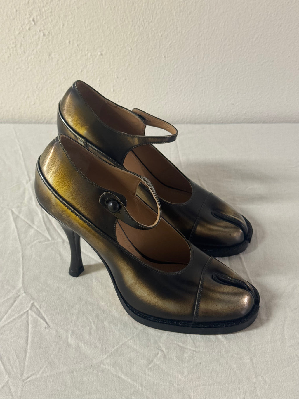 Tabi Bourgeoise Heels Metallic / Black