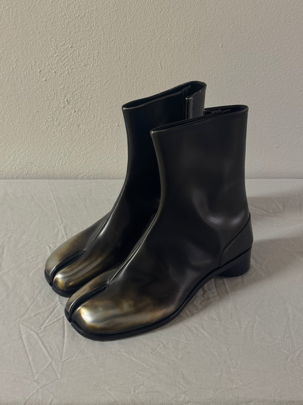 Tabi Ankle Boots Metallic / Black