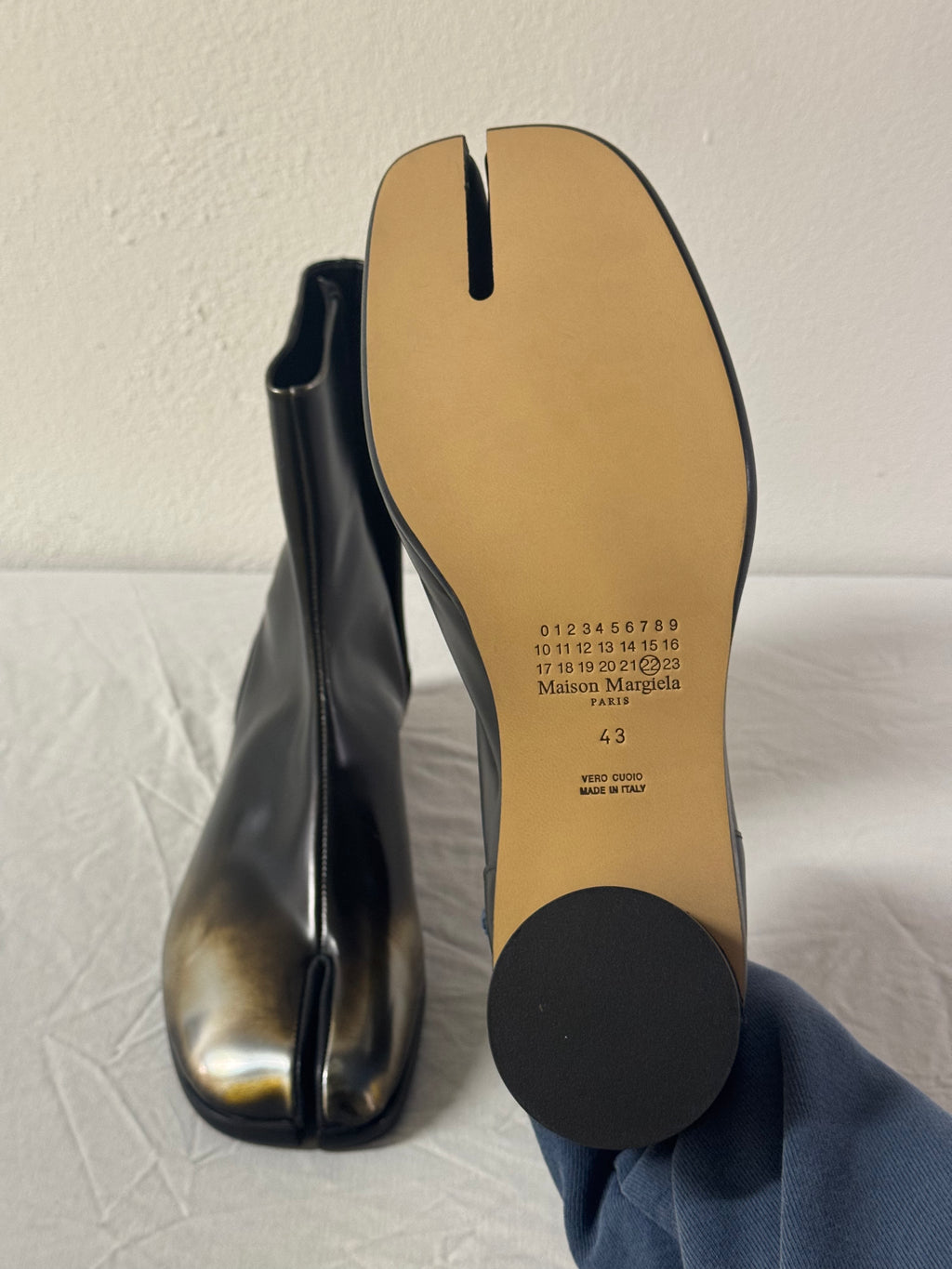 Tabi Ankle Boots Metallic / Black