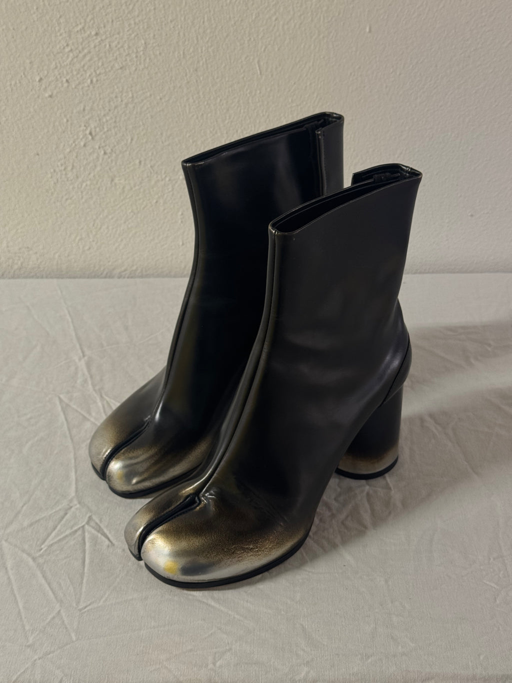 Tabi Ankle Boots Metallic / Black