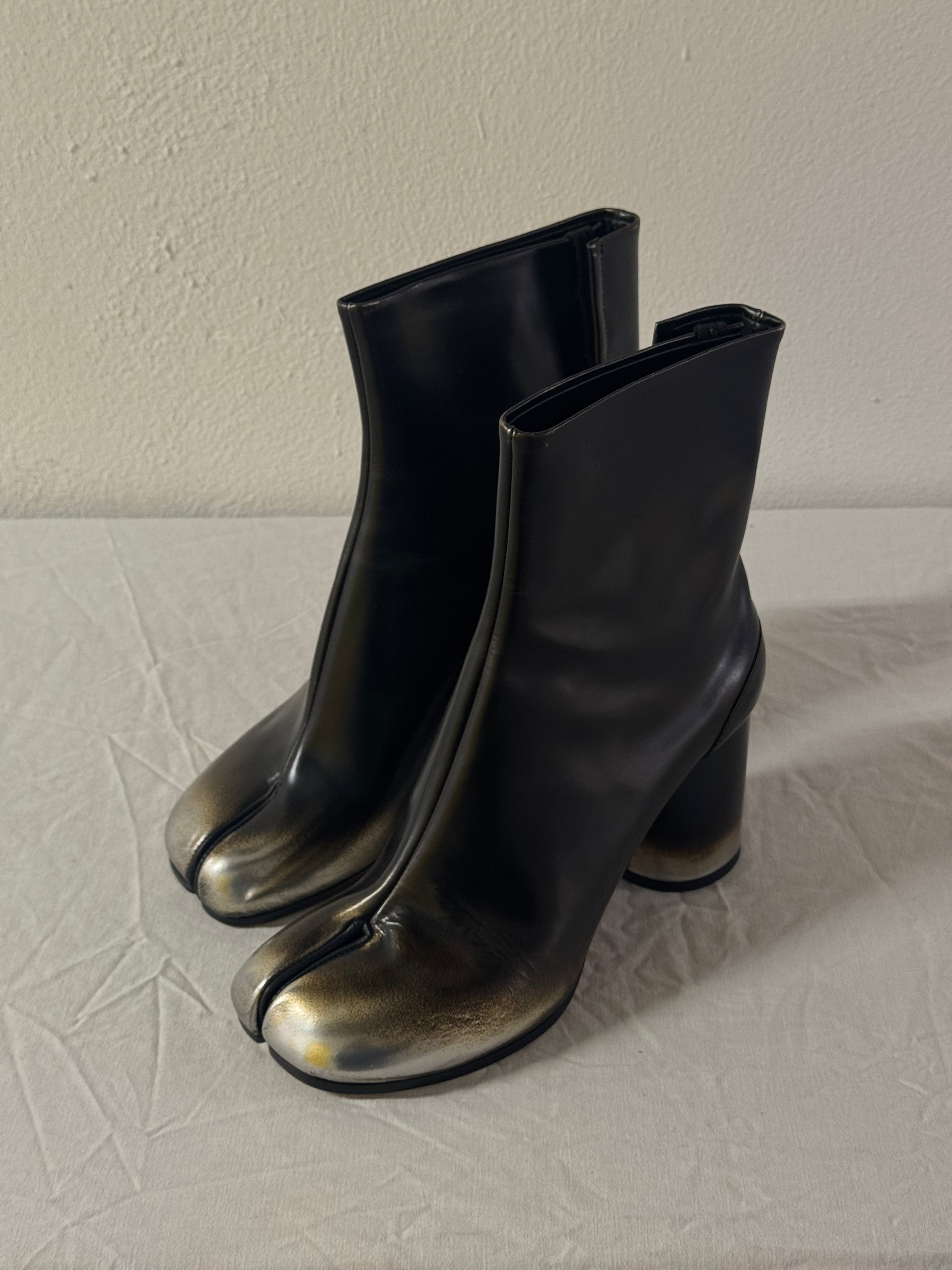 Tabi Ankle Boots Metallic / Black