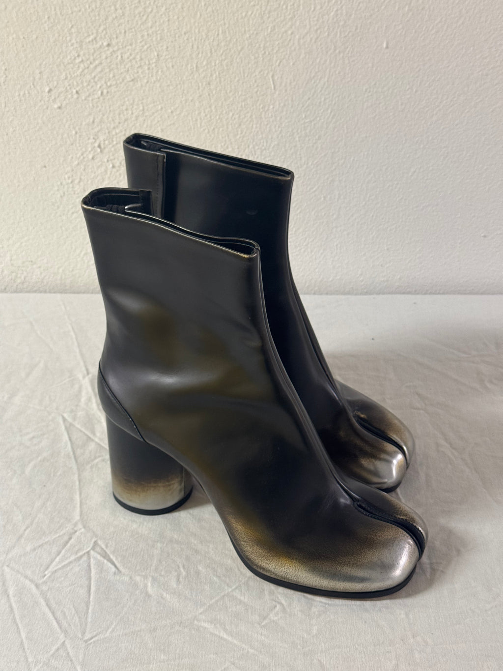 Tabi Ankle Boots Metallic / Black