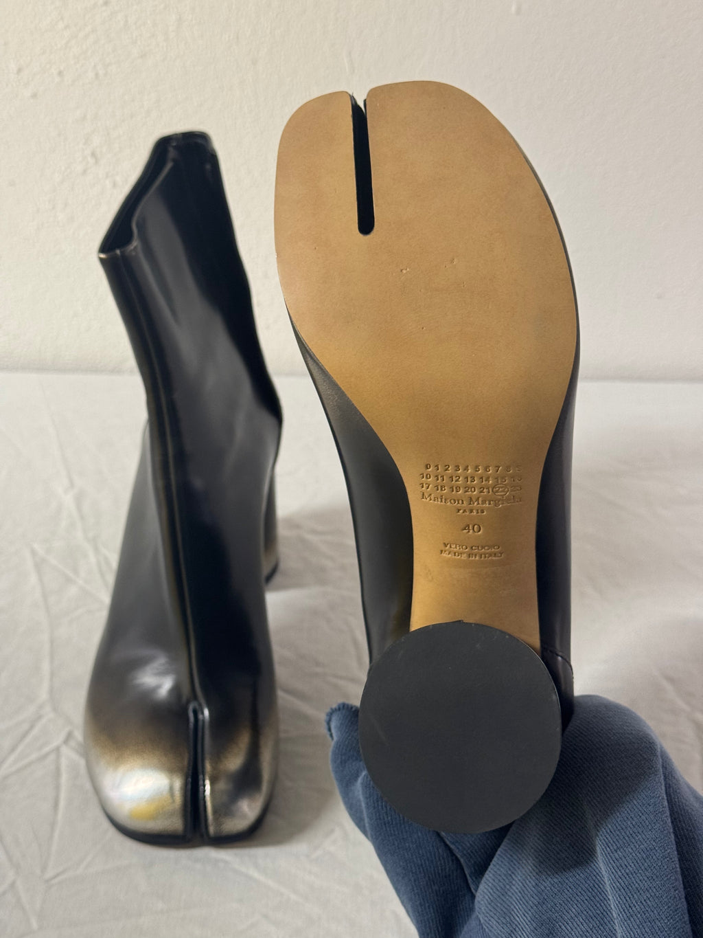 Tabi Ankle Boots Metallic / Black