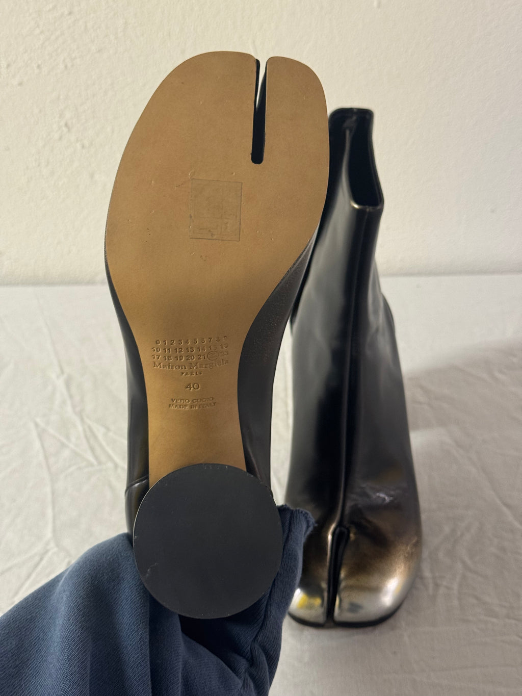 Tabi Ankle Boots Metallic / Black