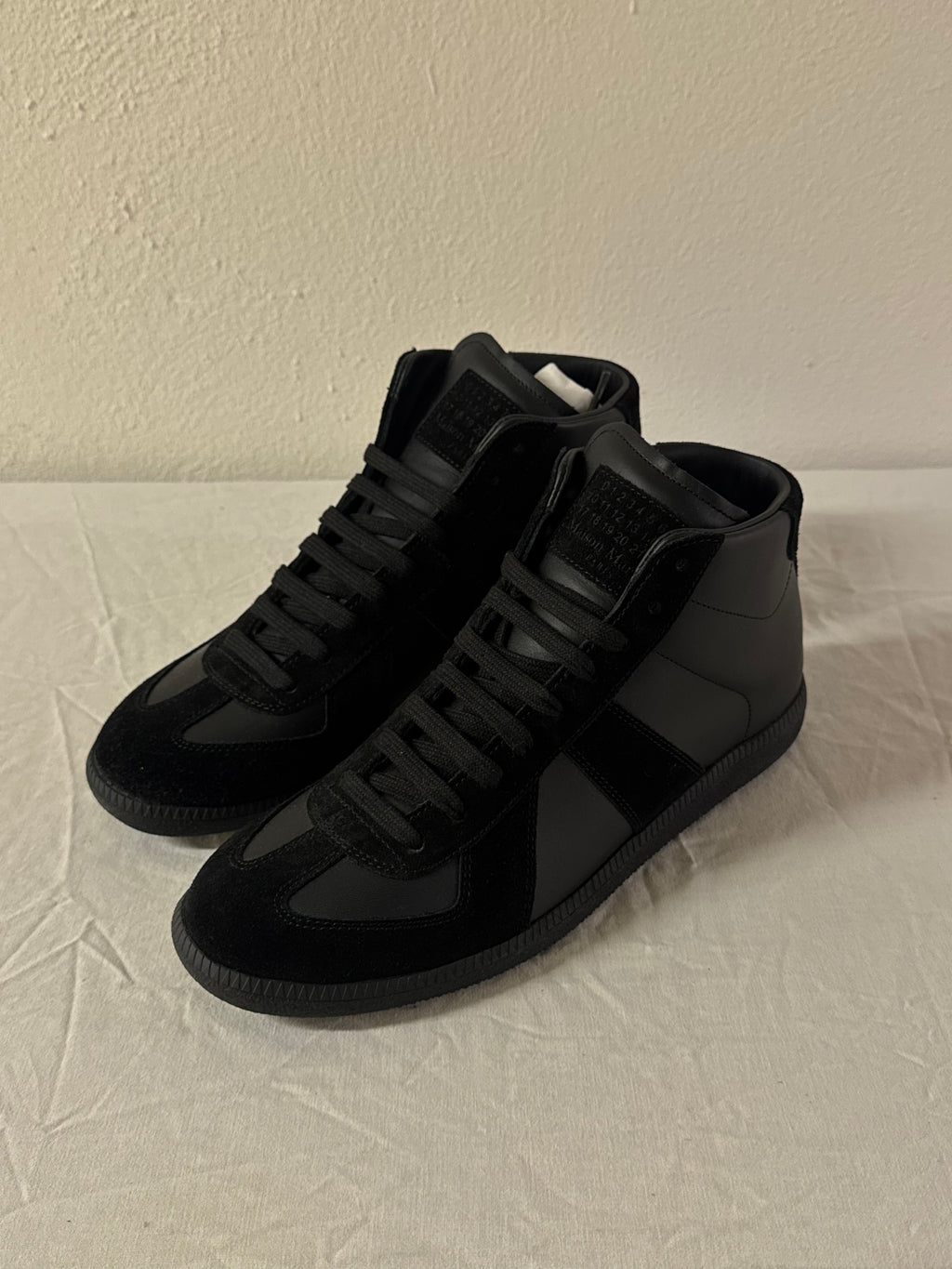 REPLICA GAT High-Top Sneakers Black / Black