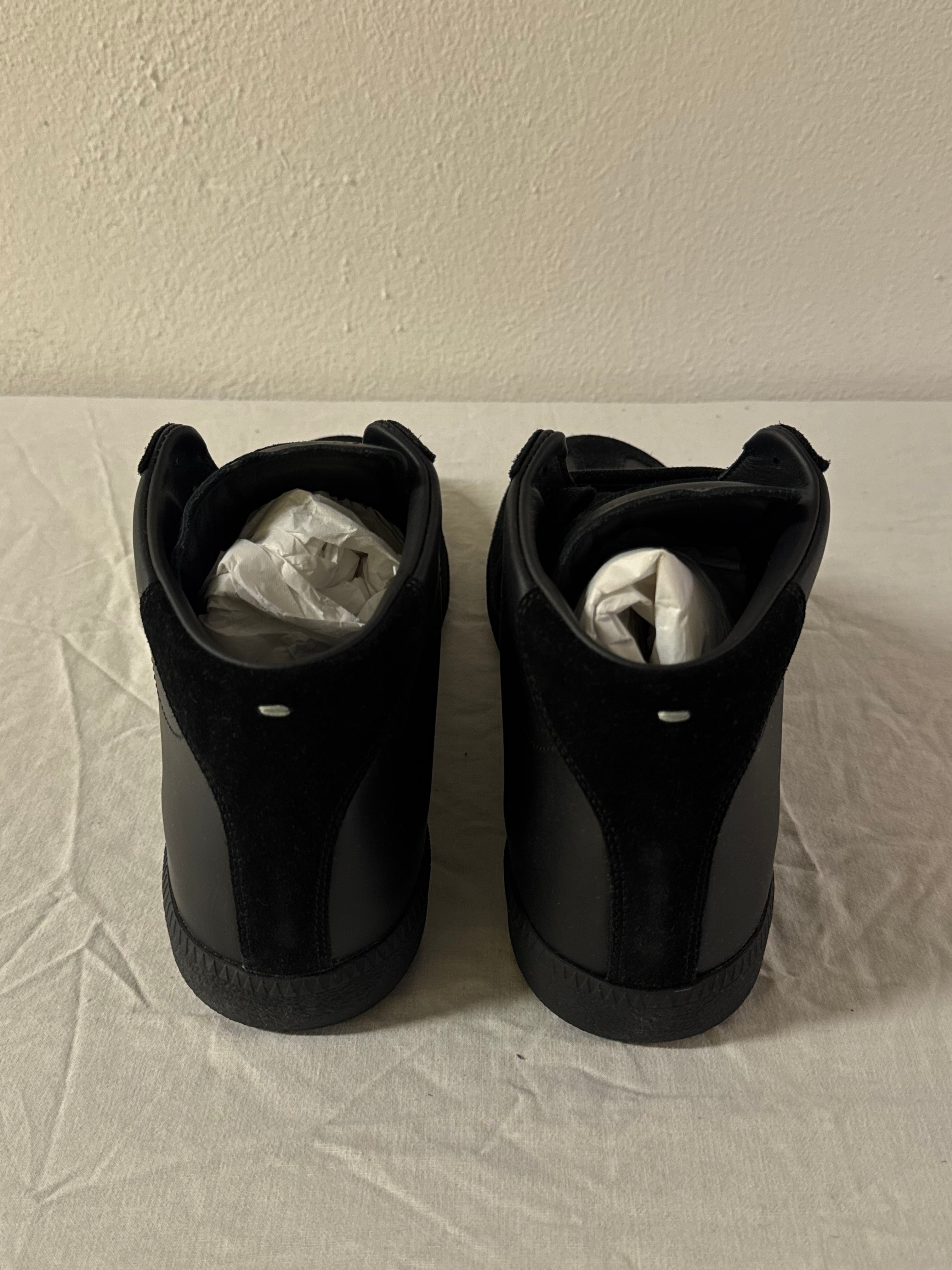 REPLICA GAT High-Top Sneakers Black / Black