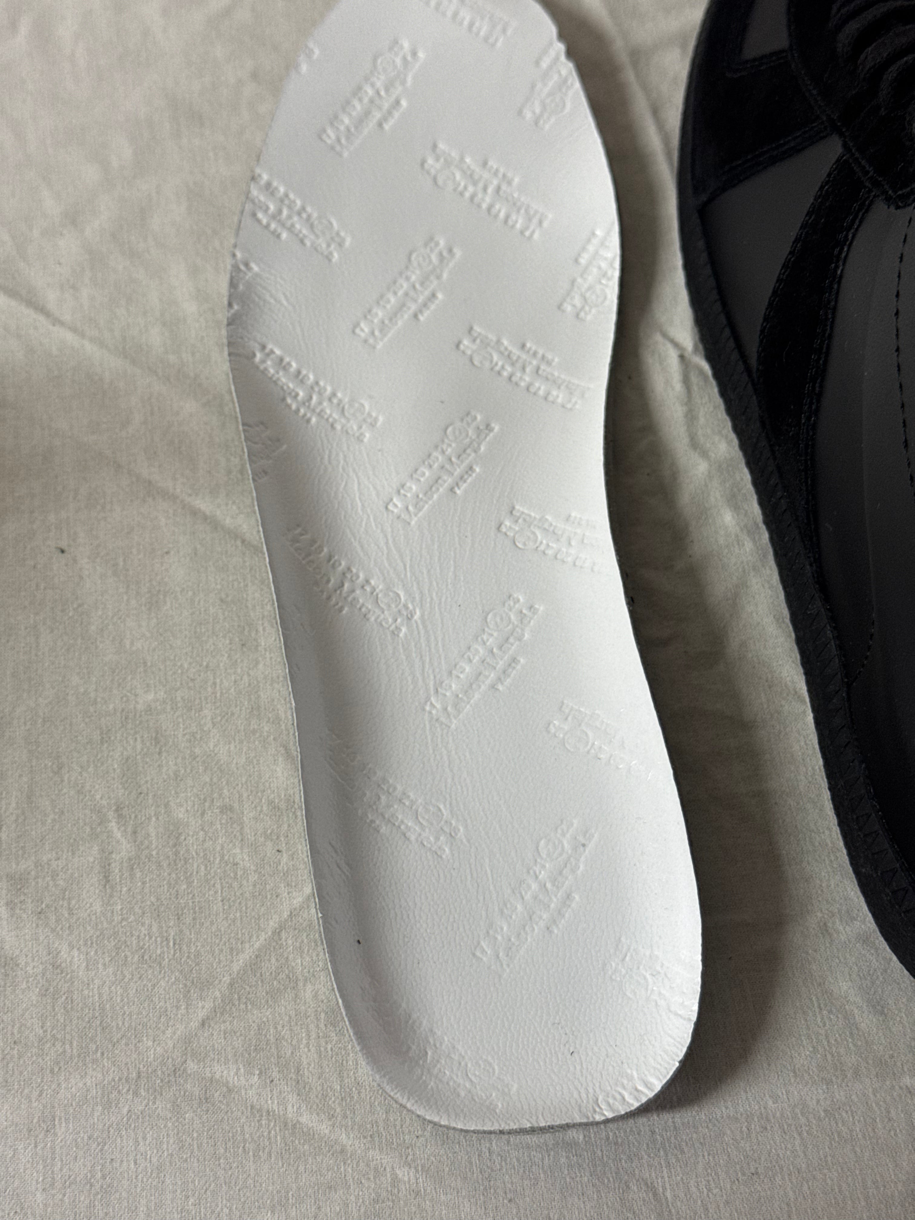 REPLICA GAT High-Top Sneakers Black / Black