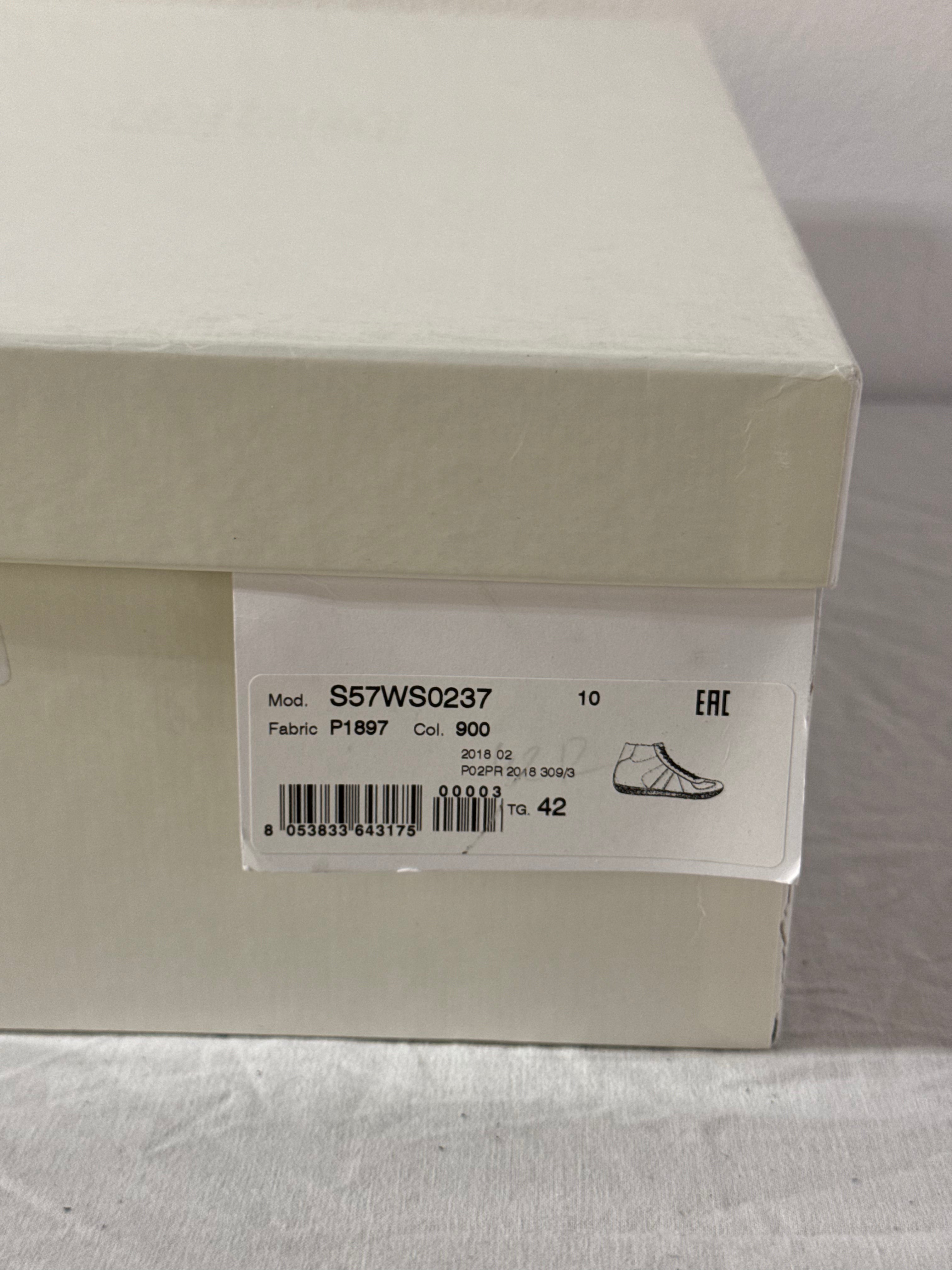 REPLICA GAT High-Top Sneakers Black / Black
