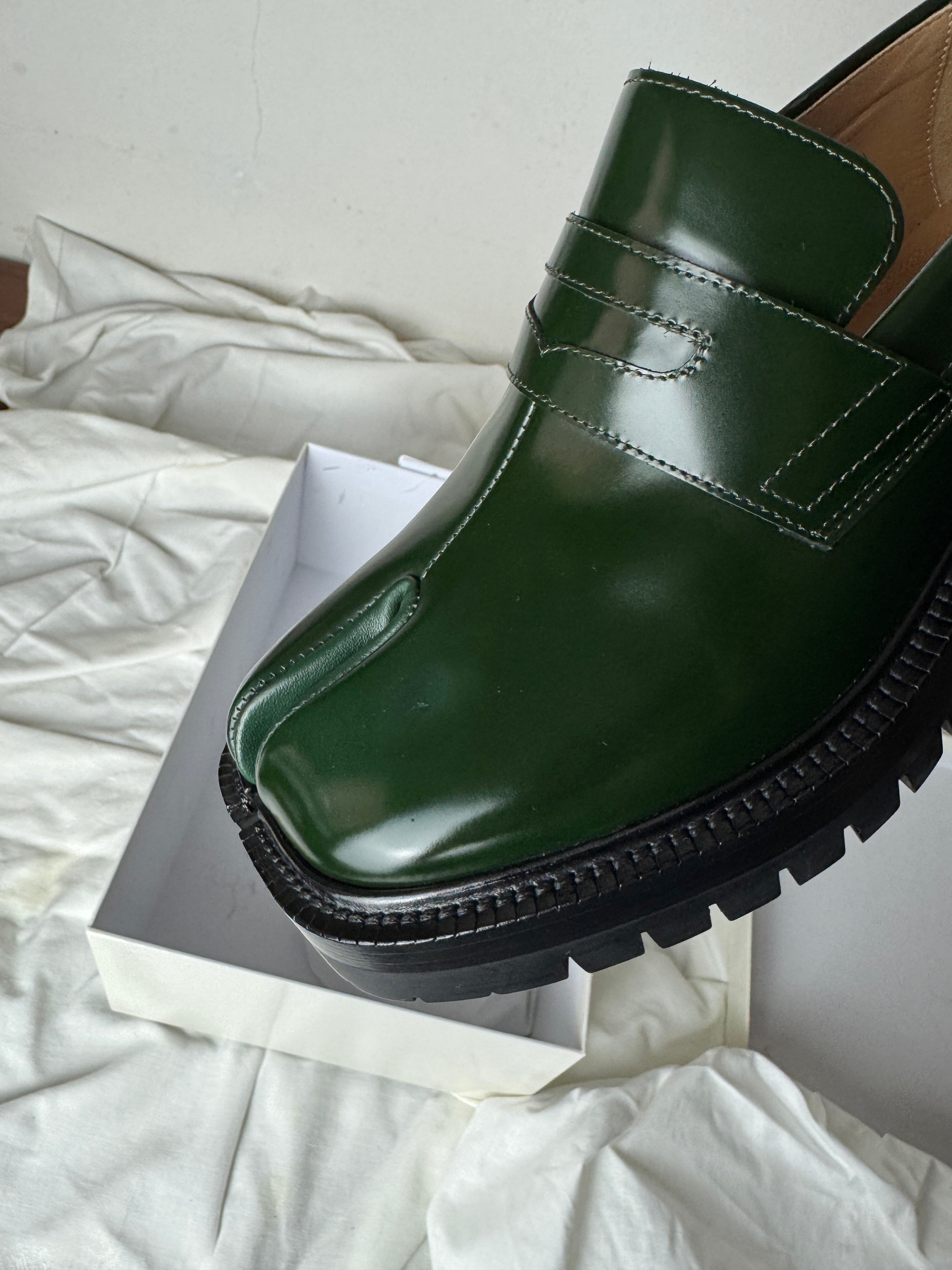 Tabi Platform Loafers Green / Black