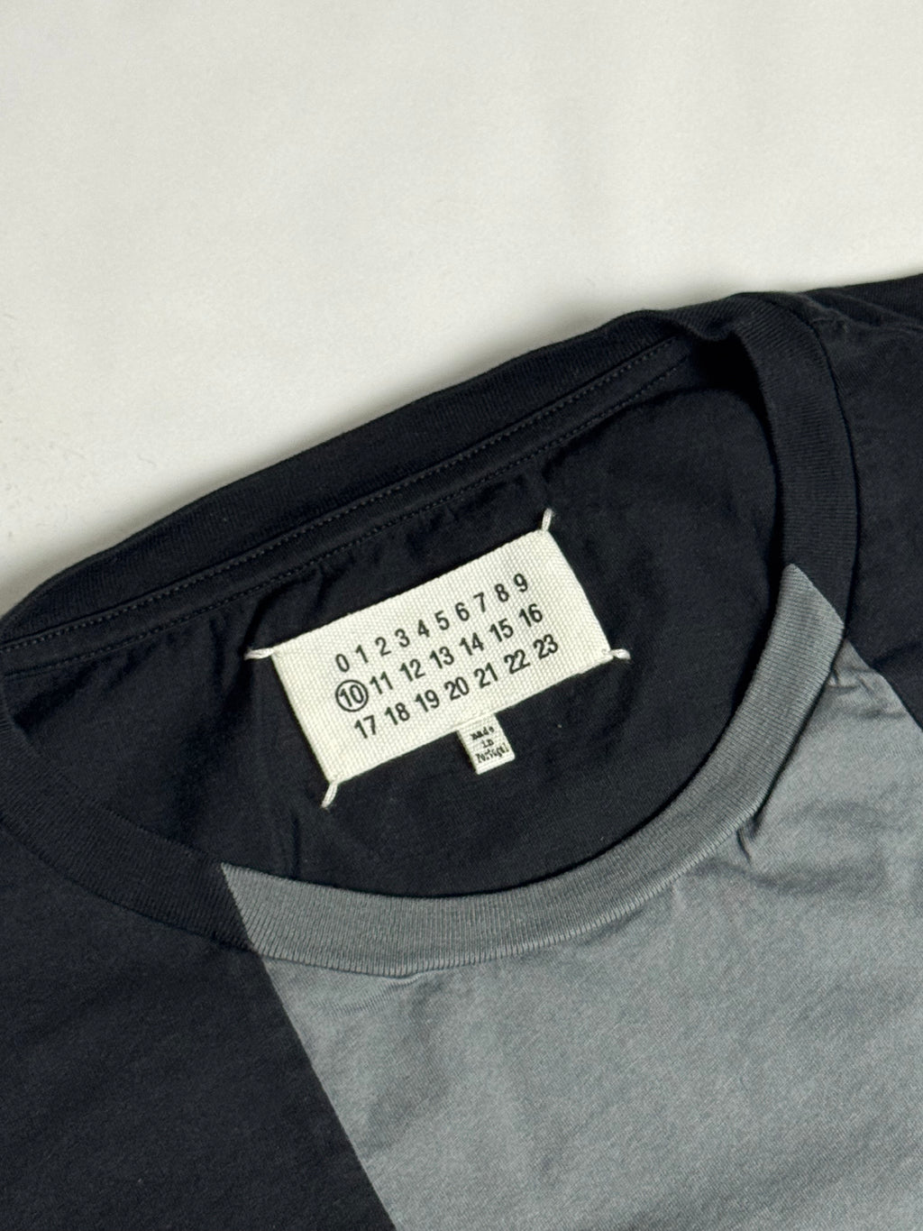 Split T-Shirt Black / Grey