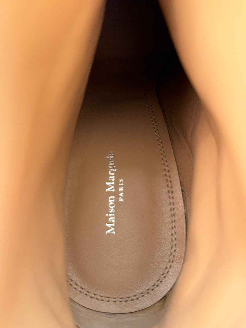 Tabi Ankle Boots Flocked Lamé White