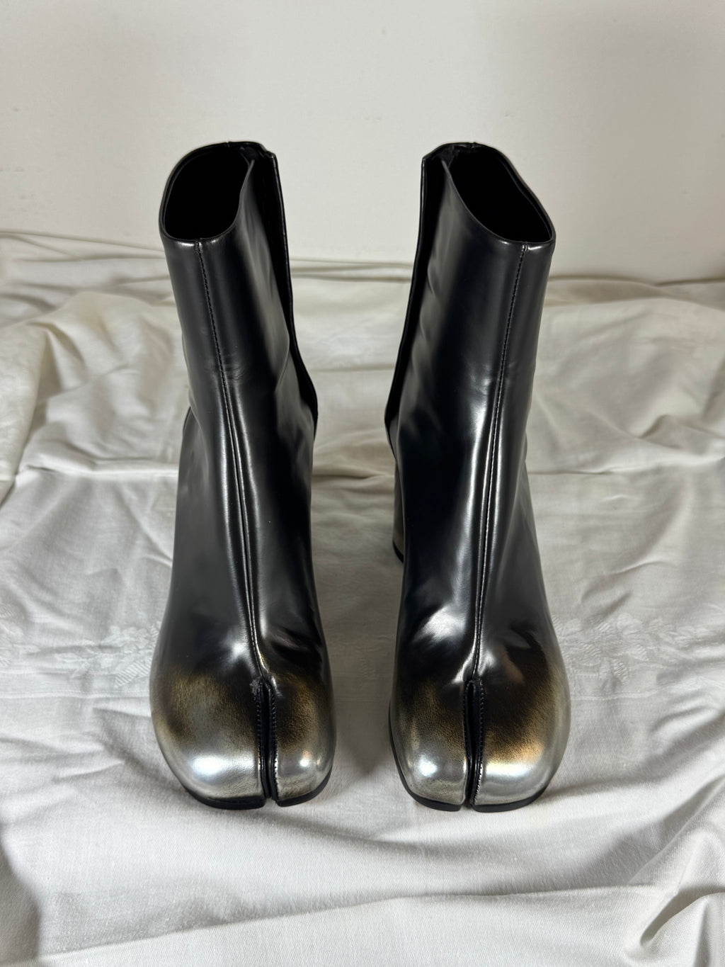 Tabi Ankle Boots Metallic / Black