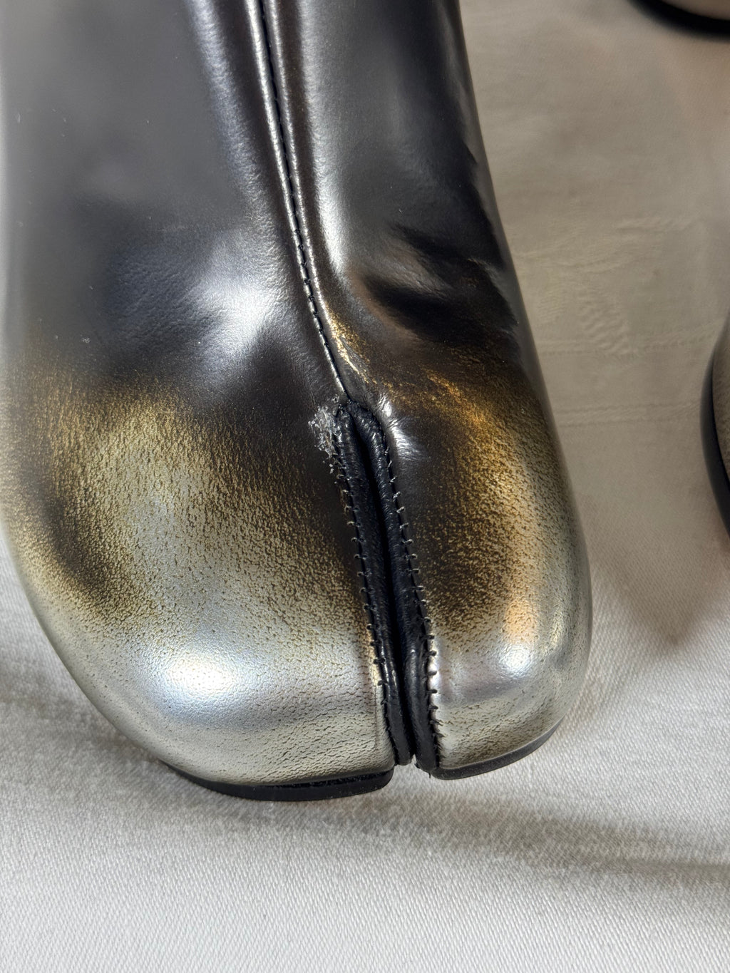 Tabi Ankle Boots Metallic / Black