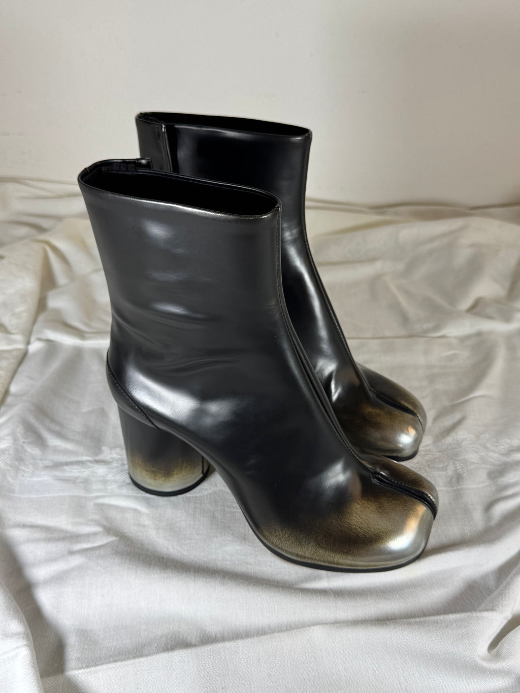 Tabi Ankle Boots Metallic / Black