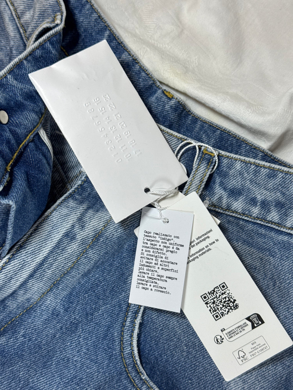Cut-Out Jeans Blue