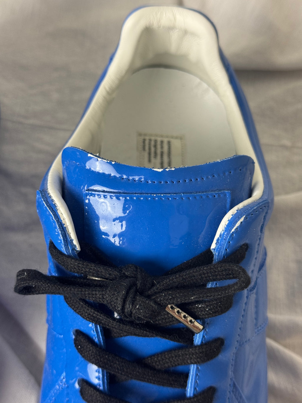 REPLICA GAT Low-Top Sneakers Blue Rubber