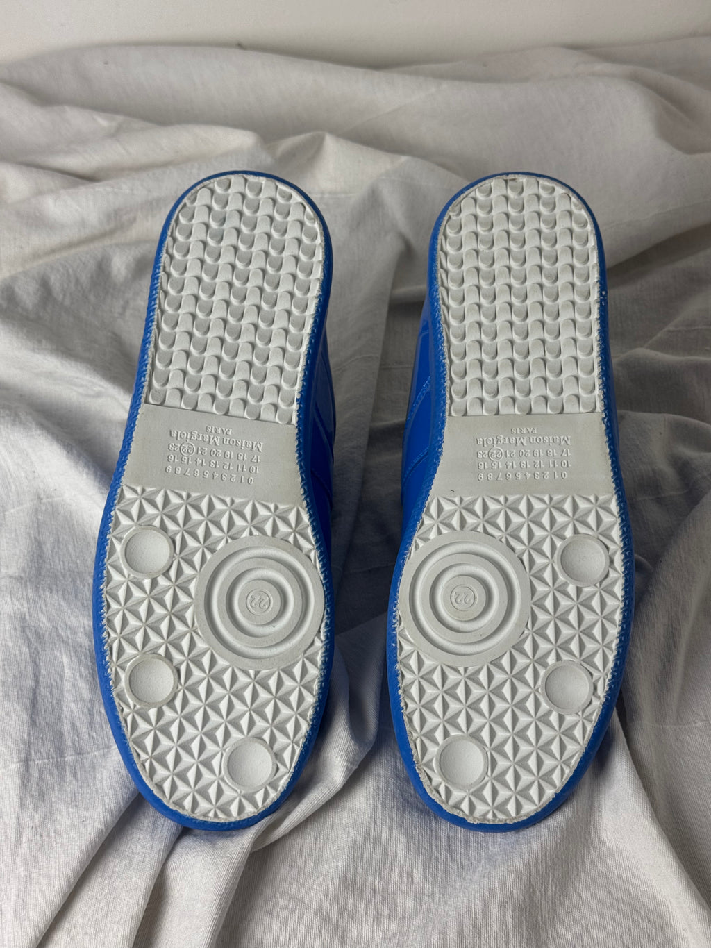 REPLICA GAT Low-Top Sneakers Blue Rubber