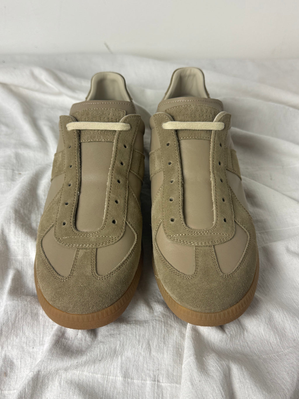 REPLICA GAT Low-Top Sneakers Brown / Gum