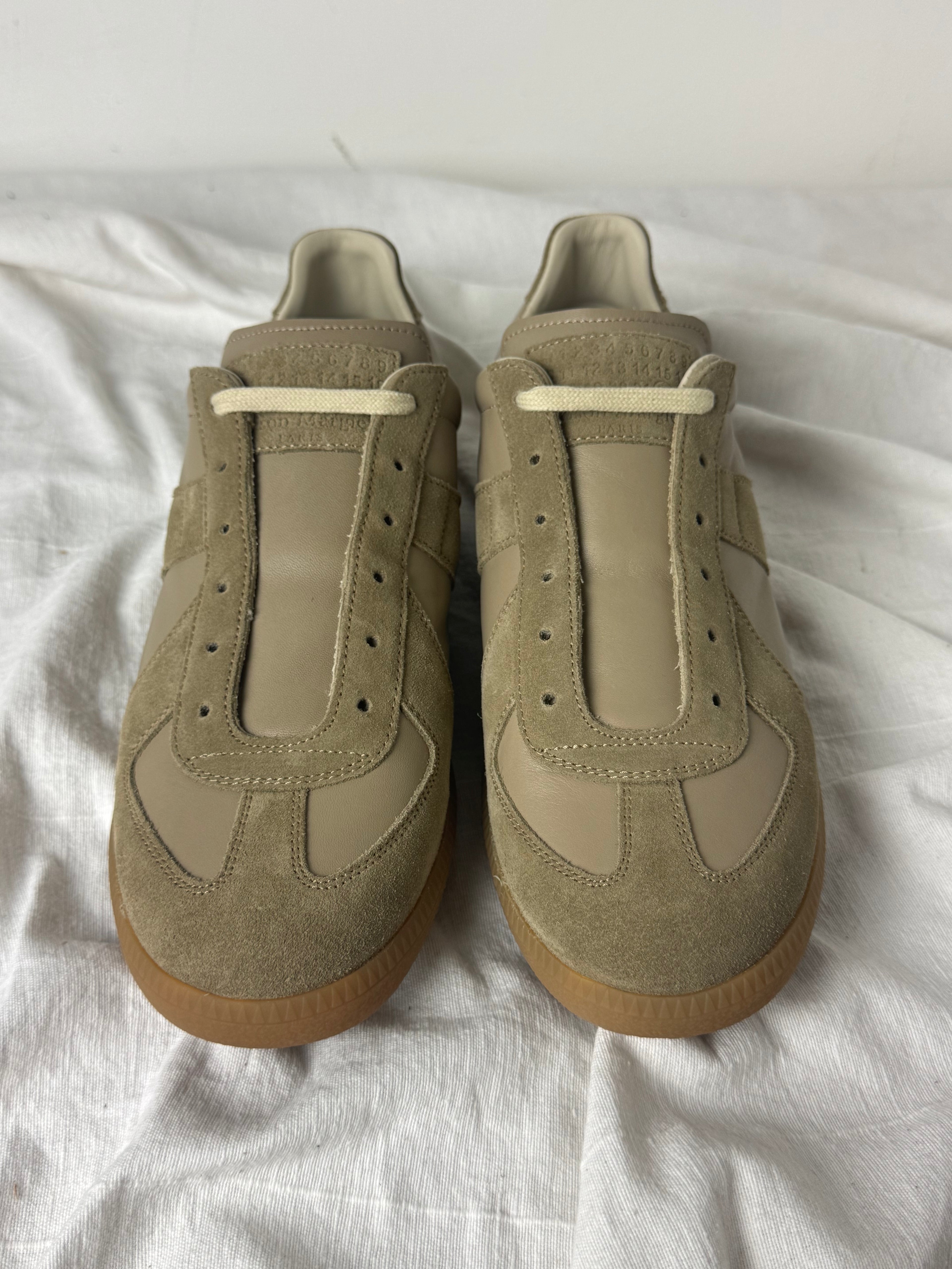 REPLICA GAT Low-Top Sneakers Brown / Gum