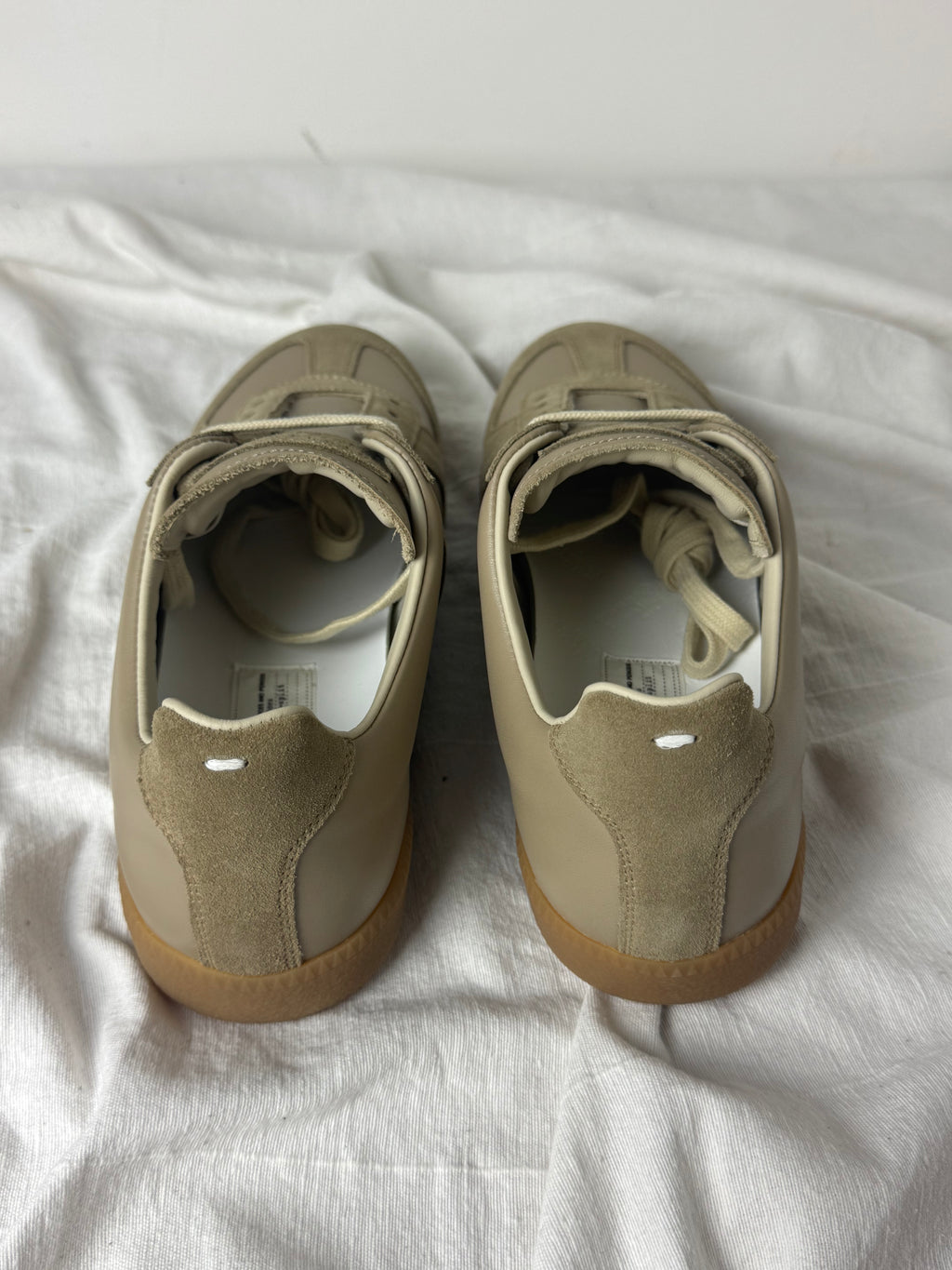 REPLICA GAT Low-Top Sneakers Brown / Gum