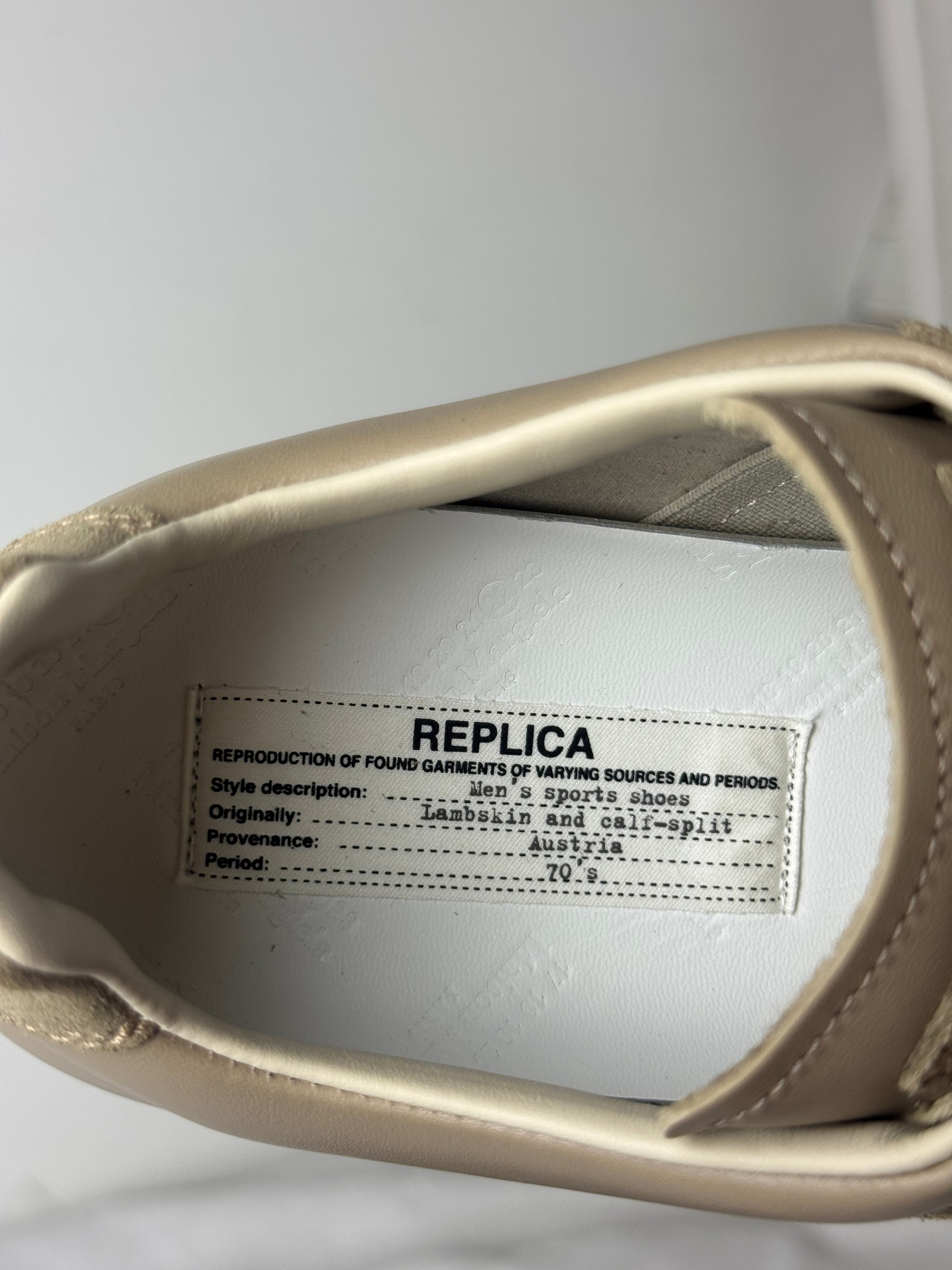 REPLICA GAT Low-Top Sneakers Brown / Gum