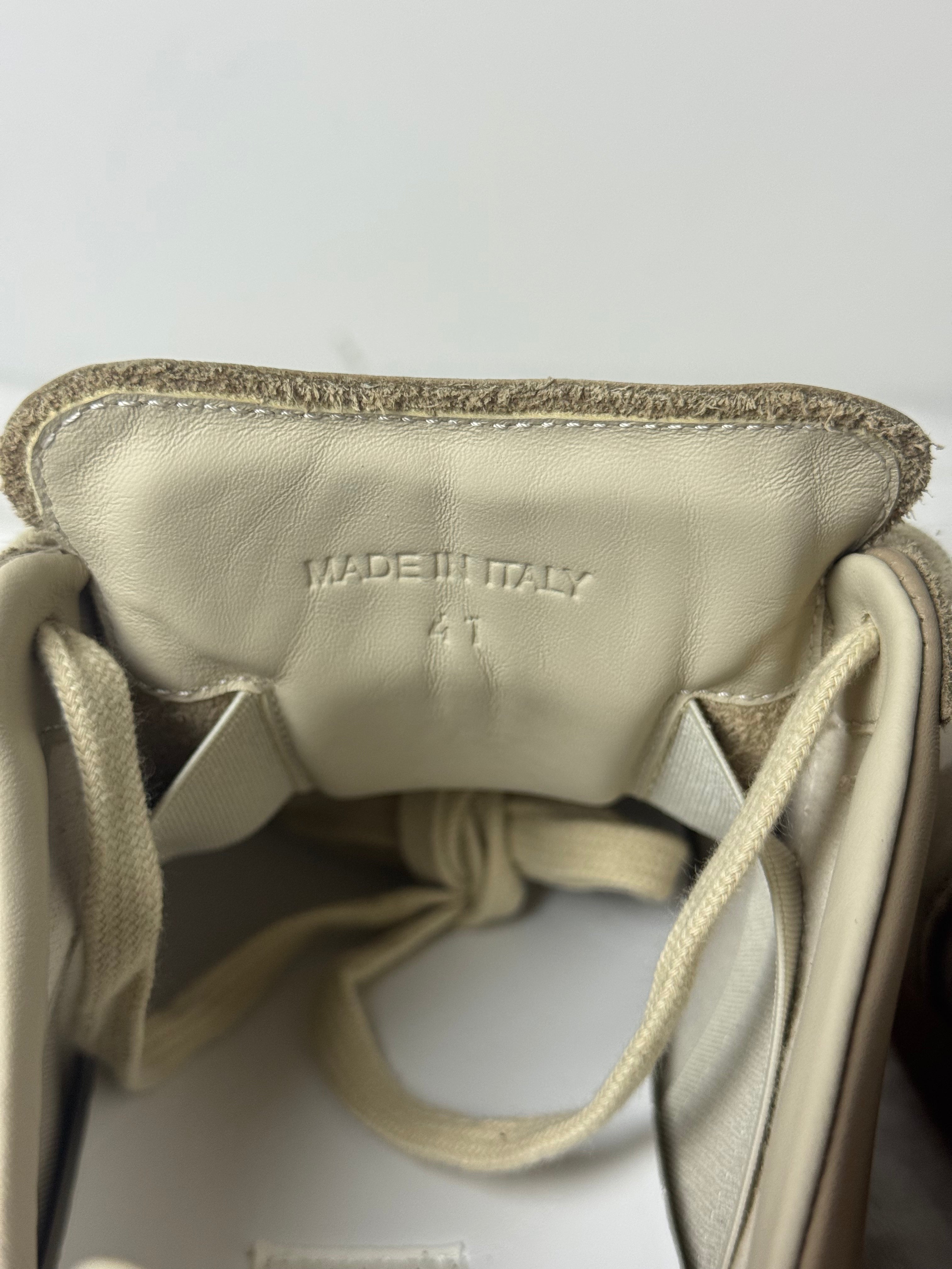 REPLICA GAT Low-Top Sneakers Brown / Gum